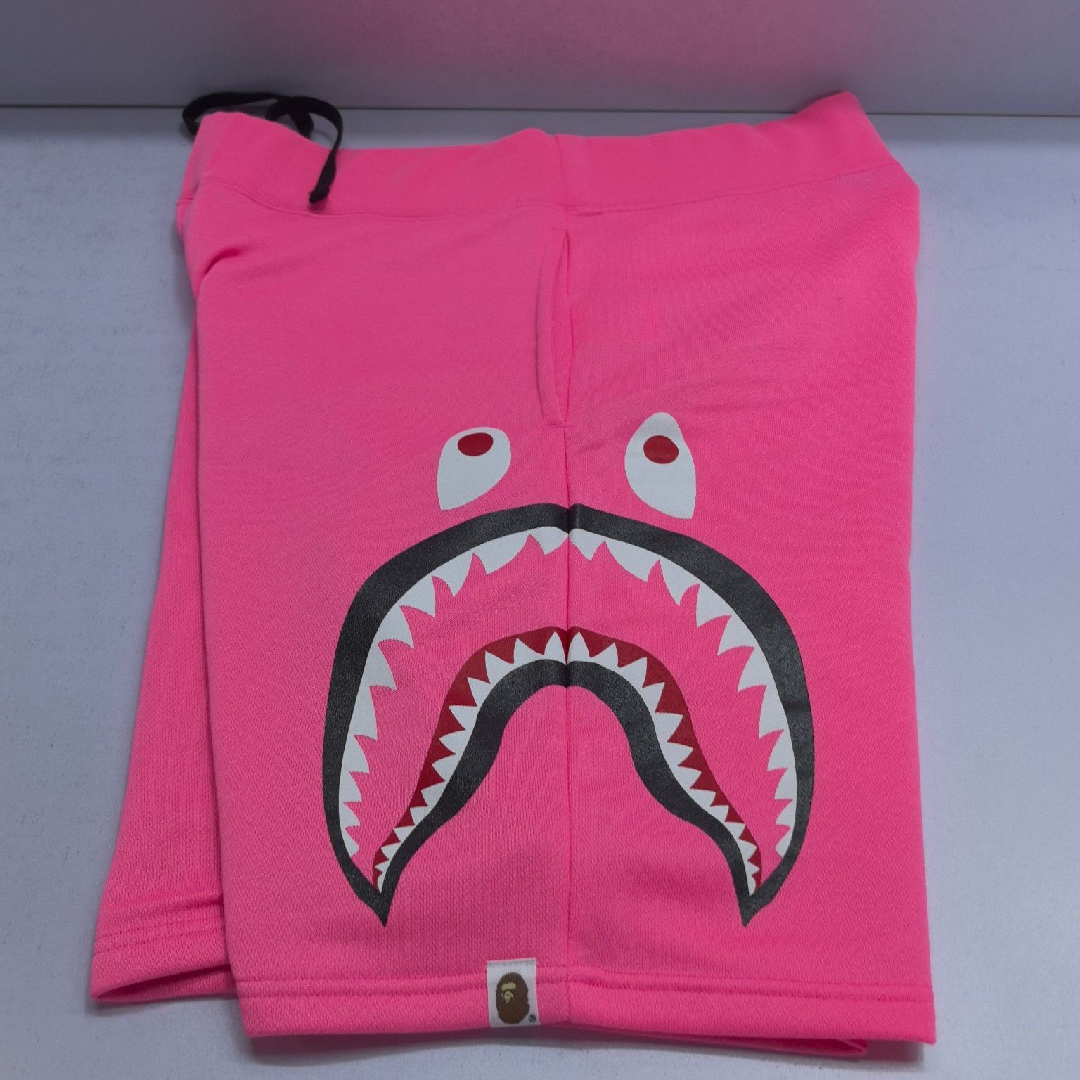 Bape A Bathing Ape Pink Shark Shorts Size XL Size US 36 / EU 52 - 13 Thumbnail