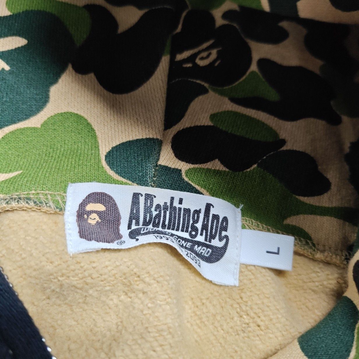 Bape A BATHING APE Camo Shark Bear Hoodie Size L Size US L / EU 52-54 / 3 - 5 Thumbnail