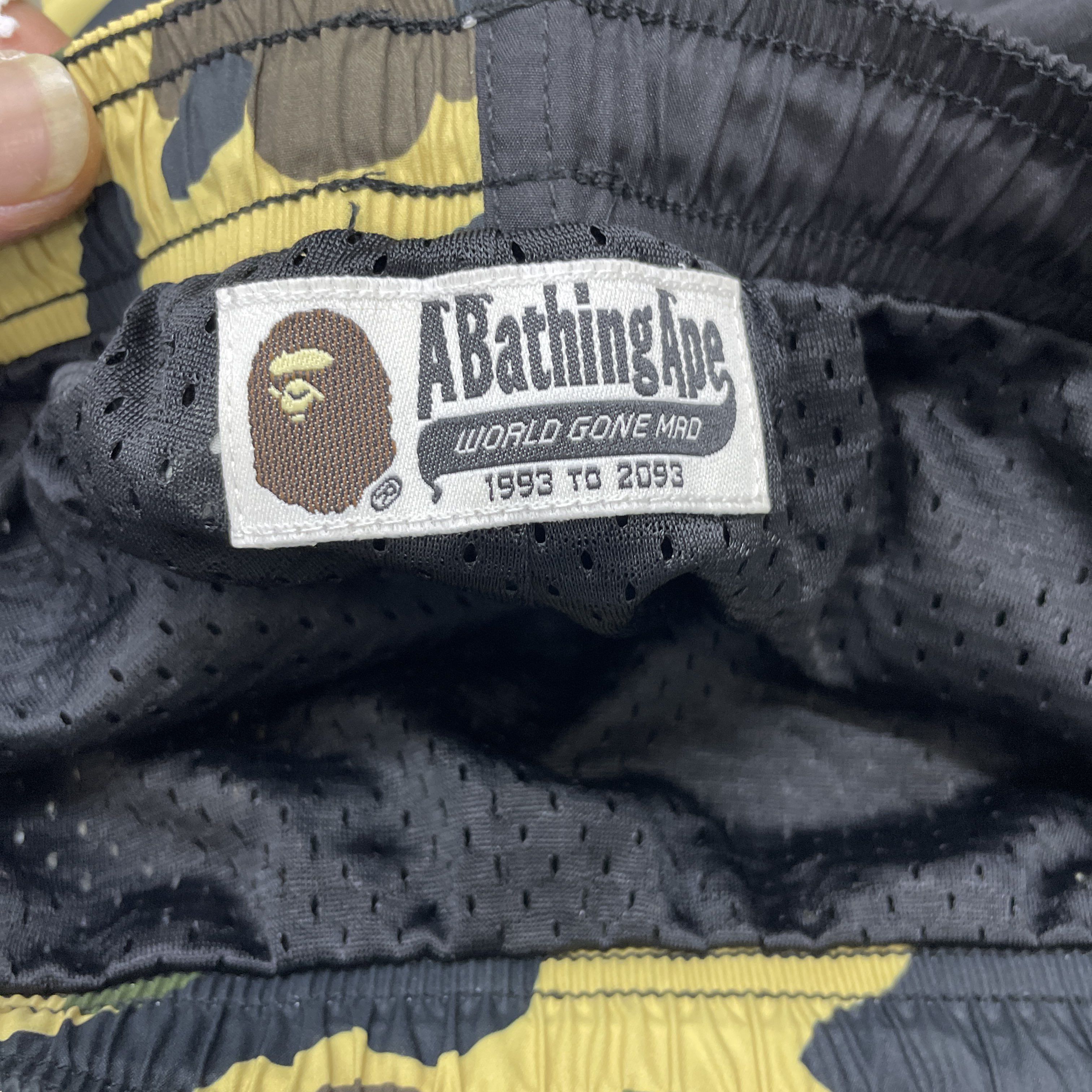 Bape A Bathing Ape 1st Camo Shark Beach Shorts XL Size US 36 / EU 52 - 5 Thumbnail