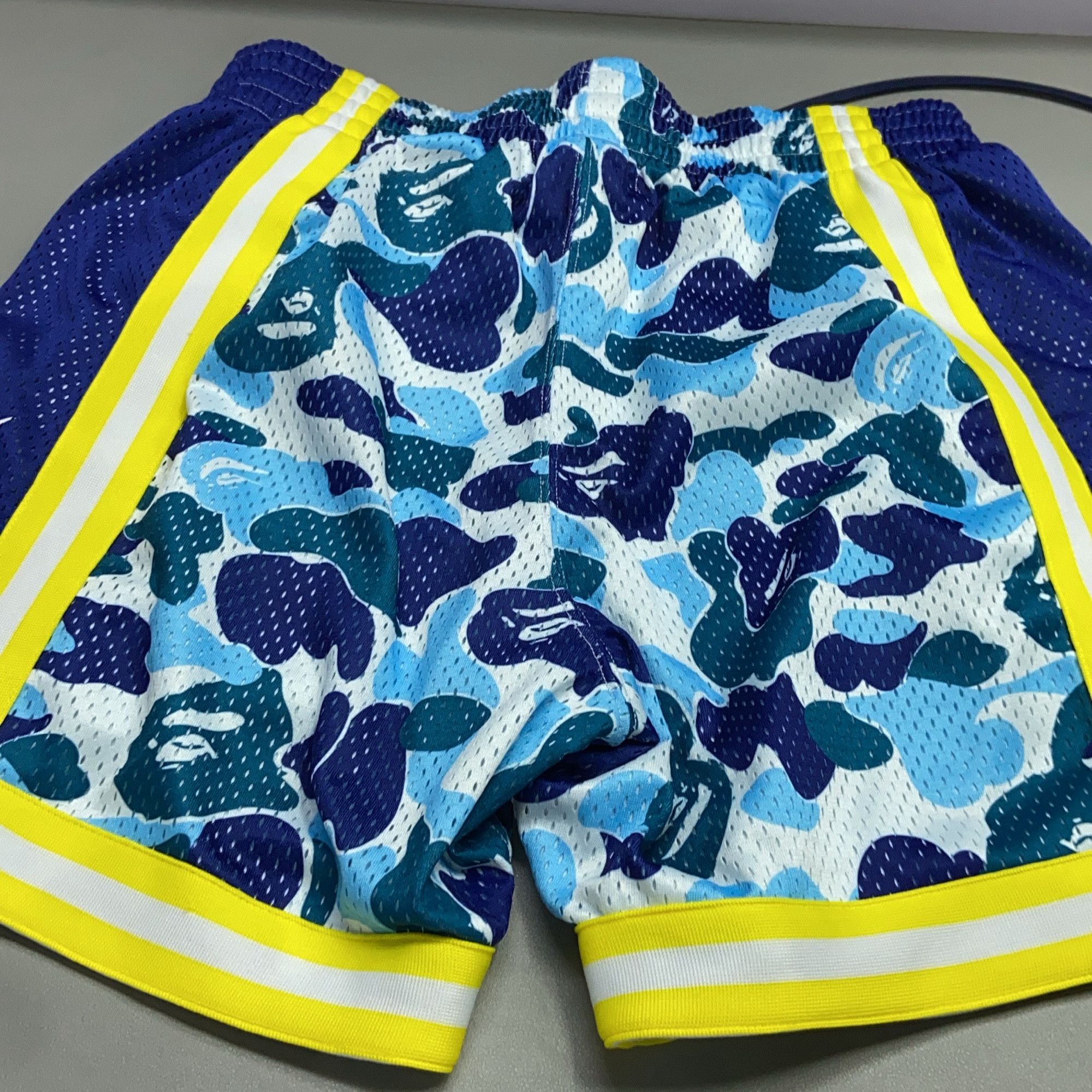 Bape A BATHING APE Camo Basketball Shorts Size S Size US 30 / EU 46 - 9 Thumbnail