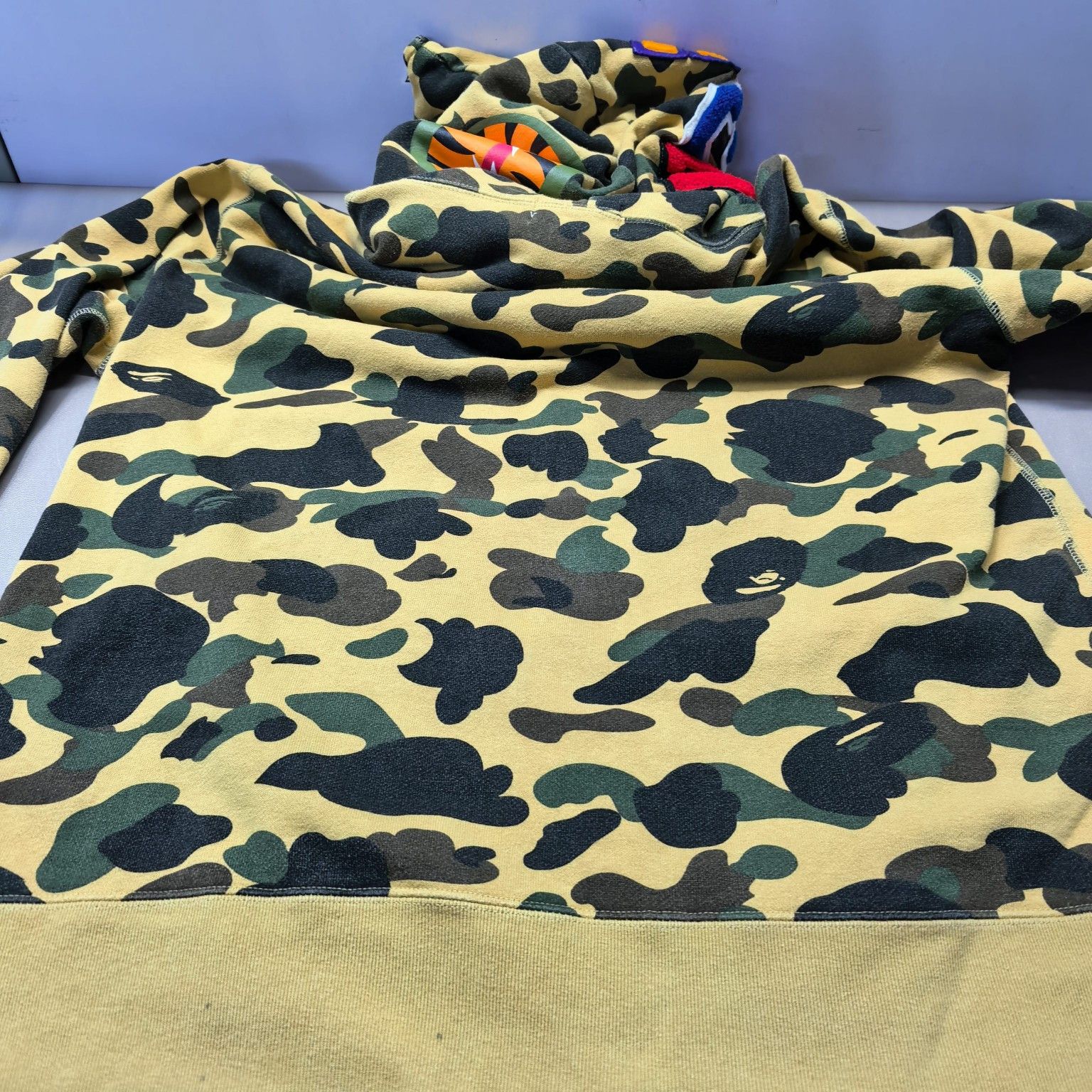 Bape A BATHING APE Camo Shark Hoodie Size 3XL Size US XXL / EU 58 / 5 - 13 Thumbnail