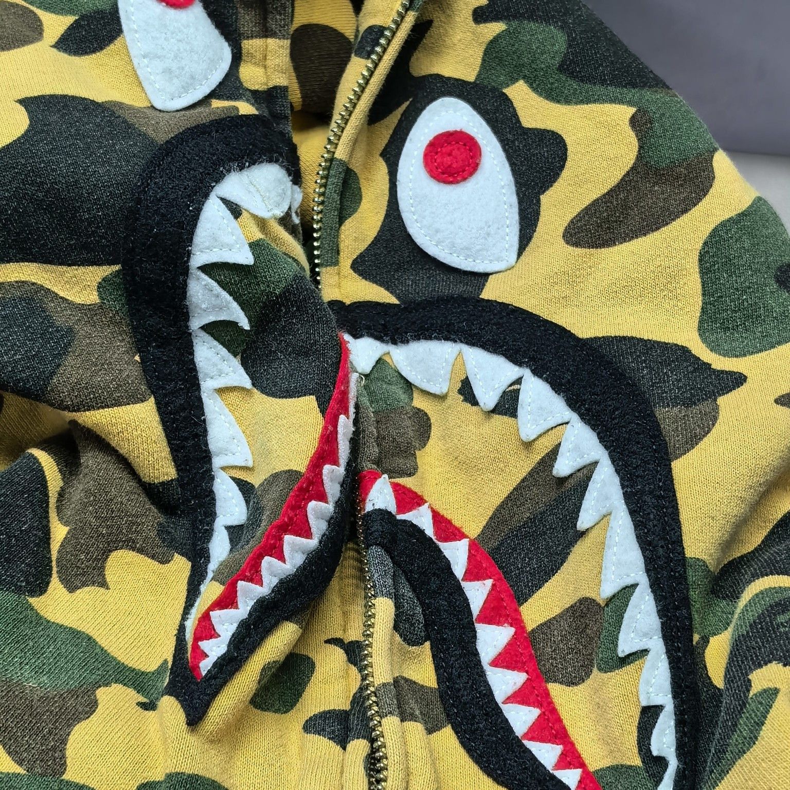 Bape A BATHING APE Camo Shark Hoodie Size 3XL Size US XXL / EU 58 / 5 - 3 Thumbnail