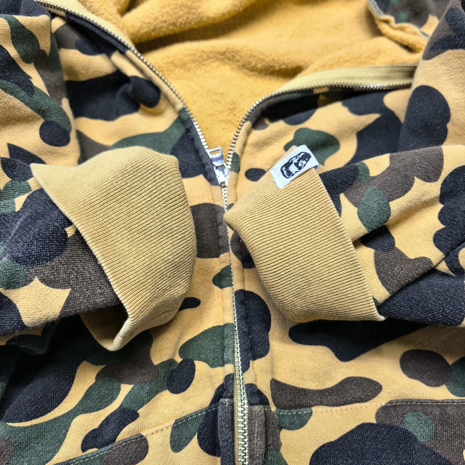 Bape A BATHING APE Camo Shark Hoodie Size 3XL Size US XXL / EU 58 / 5 - 9 Thumbnail