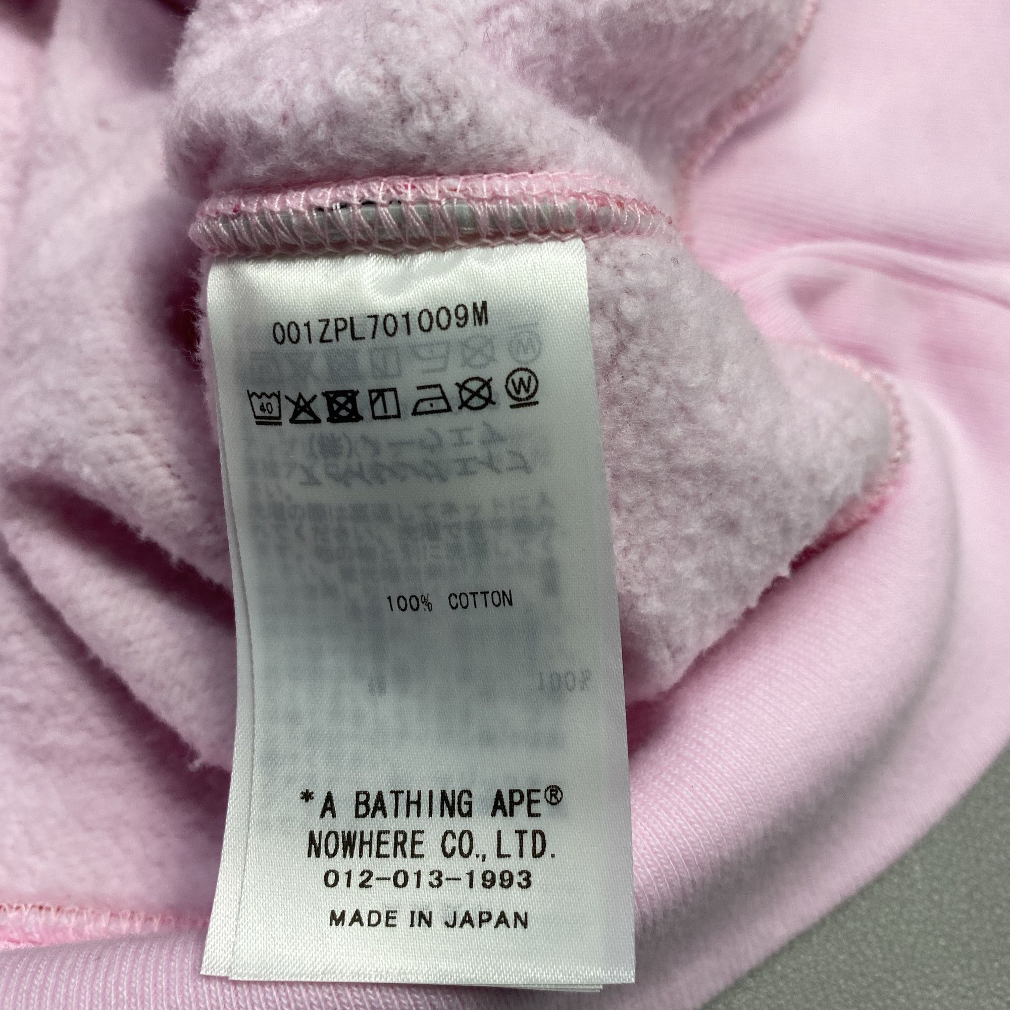 Bape A BATHING APE Pink Camo Shark Hoodie Size M Size US M / EU 48-50 / 2 - 3 Thumbnail