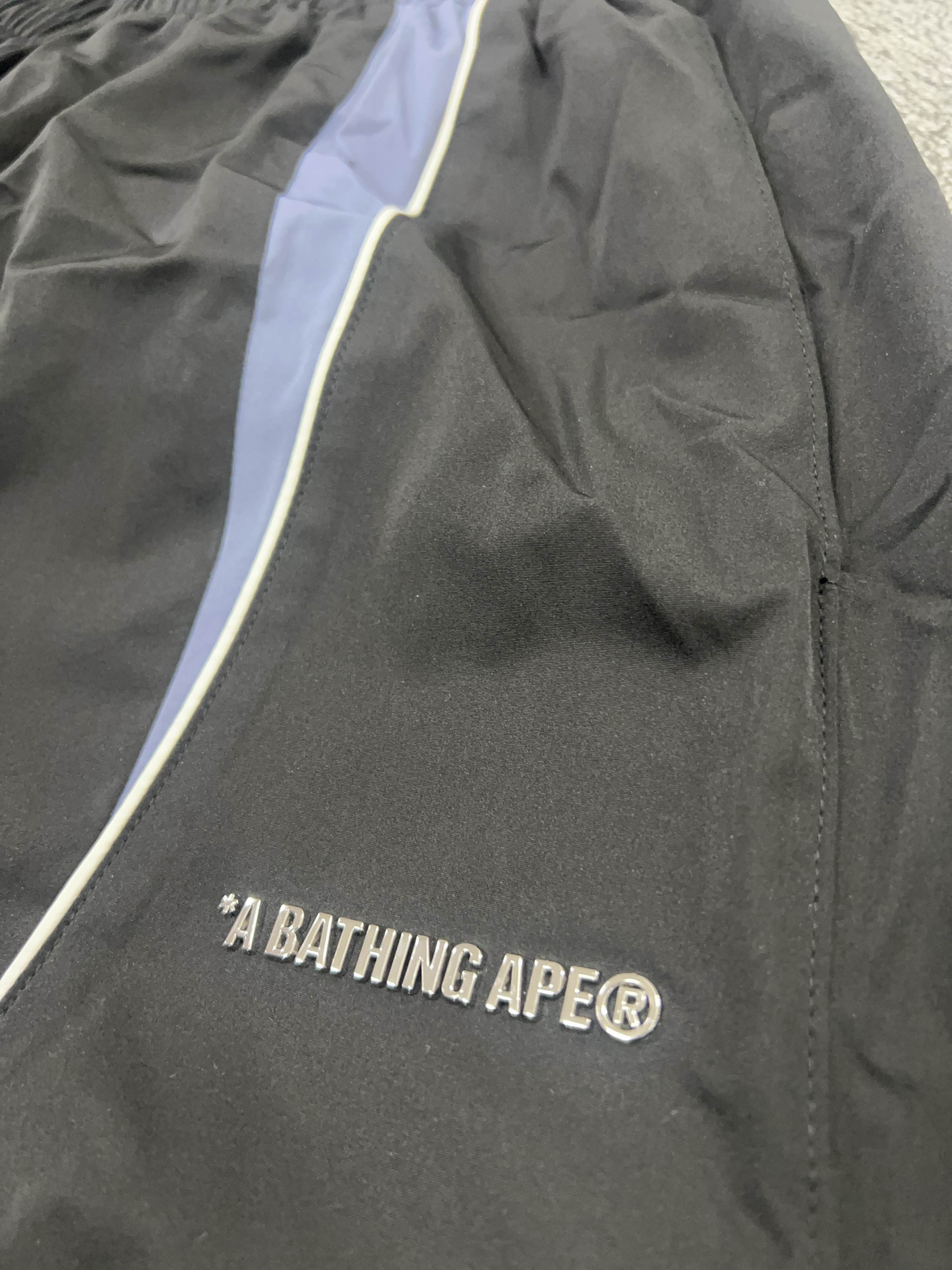 Bape A Bathing Ape Metal Logo Sweatpants Size M Size US 32 / EU 48 - 5 Thumbnail