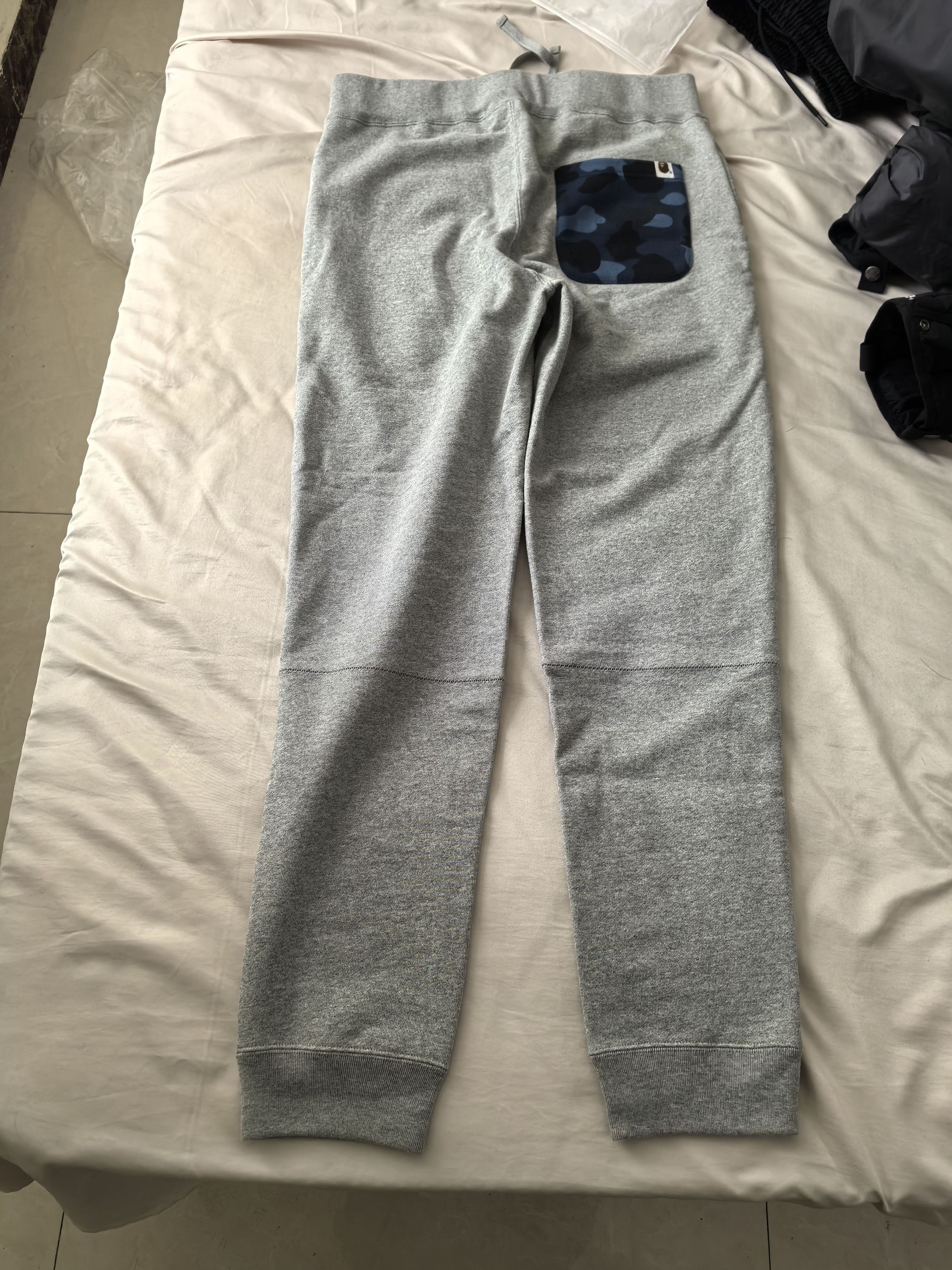 Bape A Bathing Ape Shark Sweatpants Size M Size US 32 / EU 48 - 2 Thumbnail