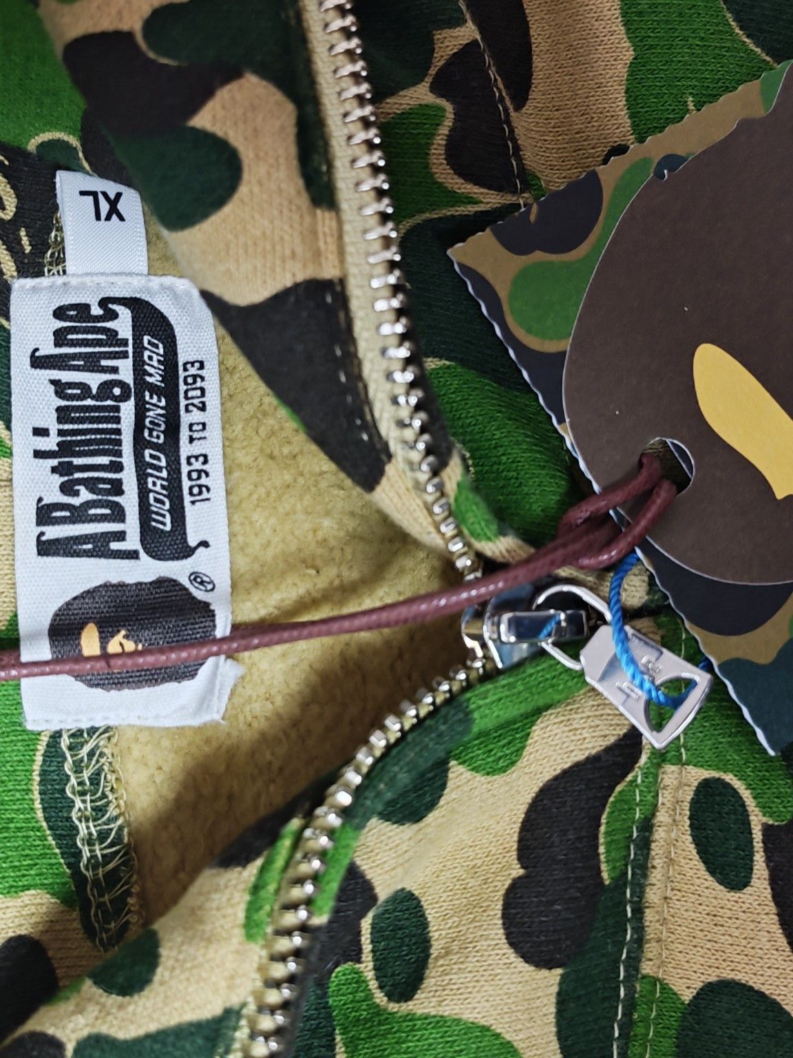 Bape A BATHING APE Tiger Shark Camo Hoodie Size XL Size US XL / EU 56 / 4 - 3 Thumbnail