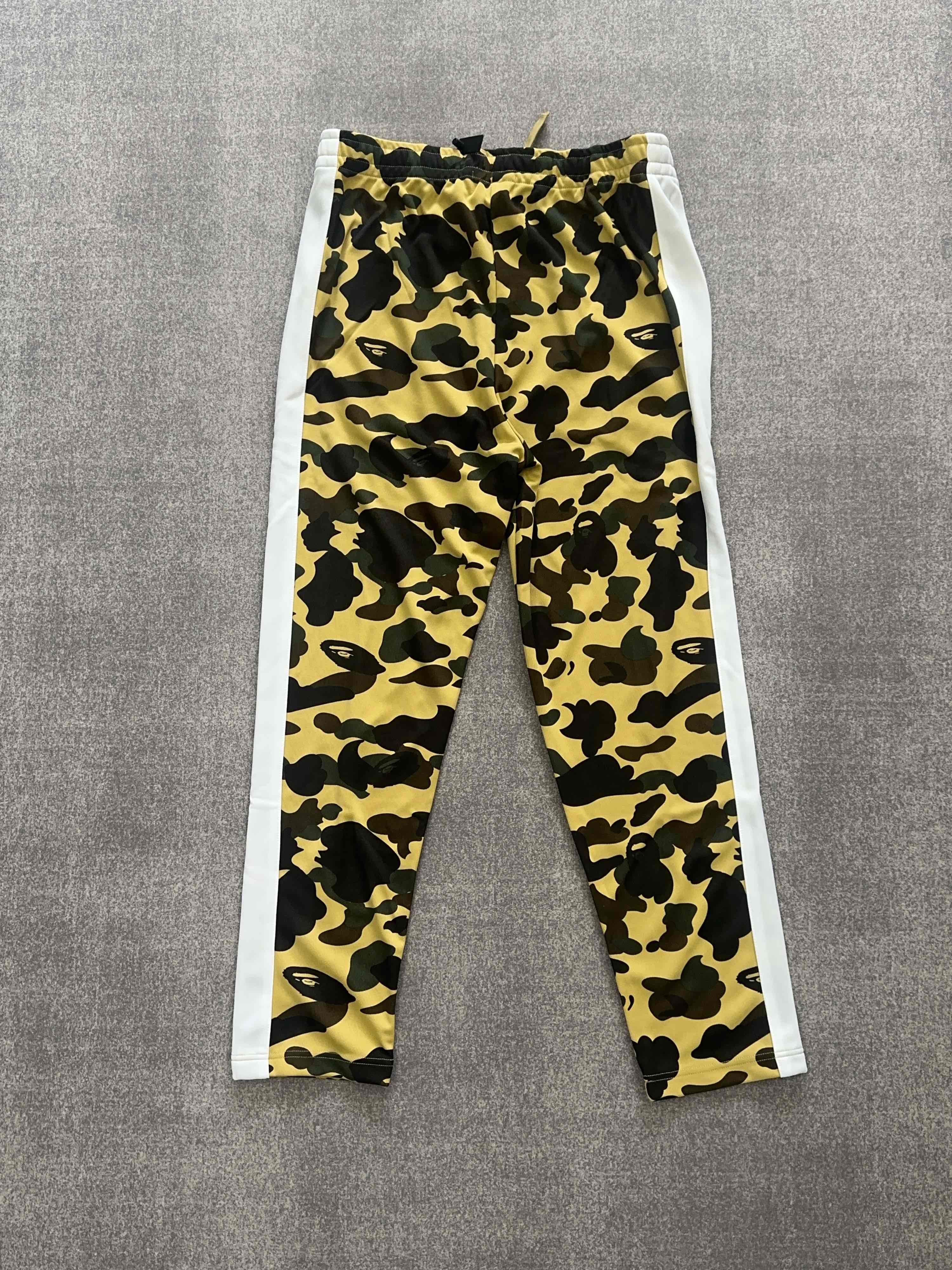 Bape A Bathing Ape Camo Sweatpants Size XL Size US 36 / EU 52 - 2 Thumbnail