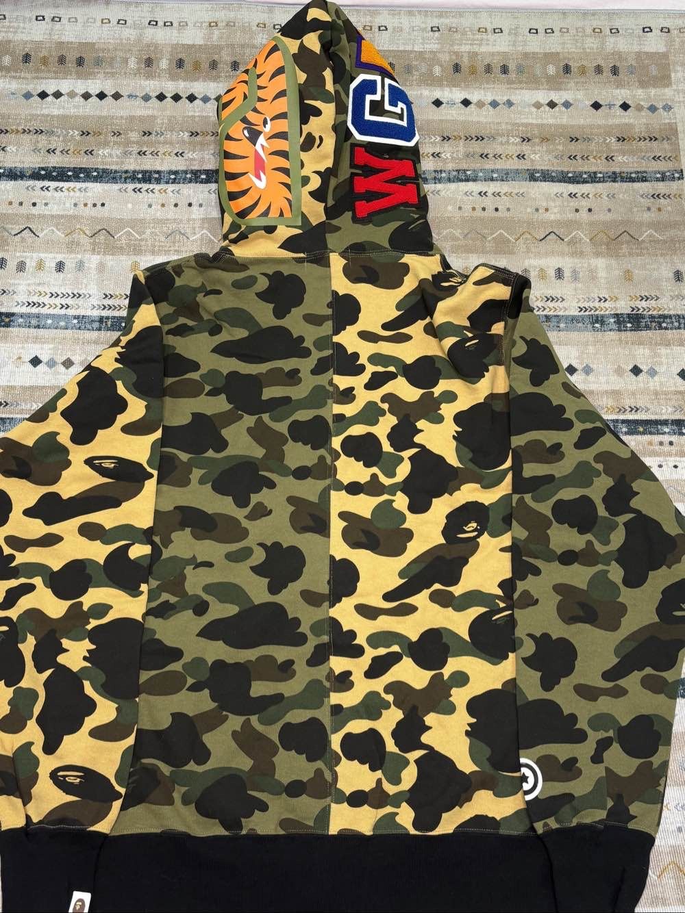 Bape A BATHING APE Camo Shark Full Zip Hoodie XXL Size US XXL / EU 58 / 5 - 2 Thumbnail