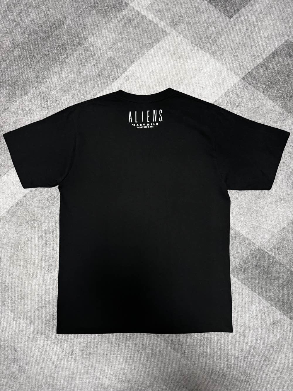Bape A Bathing Ape Baby Milo Aliens T-Shirt Size M Size US M / EU 48-50 / 2 - 2 Thumbnail