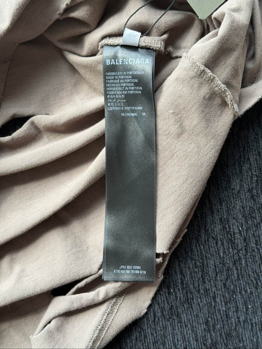 Balenciaga Balenciaga Distressed Logo T-Shirt Size M Size US M / EU 48-50 / 2 - 4 Thumbnail