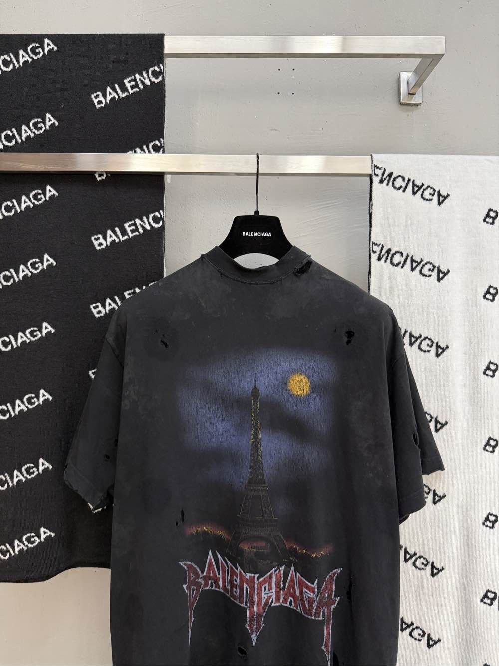 Balenciaga Balenciaga Eiffel Tower Logo T-Shirt Size S Size US S / EU 44-46 / 1 - 6 Thumbnail