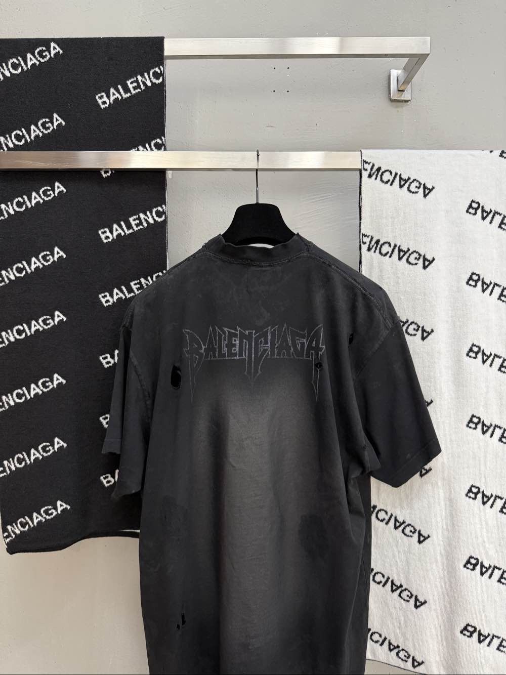 Balenciaga Balenciaga Eiffel Tower Logo T-Shirt Size S Size US S / EU 44-46 / 1 - 7 Thumbnail
