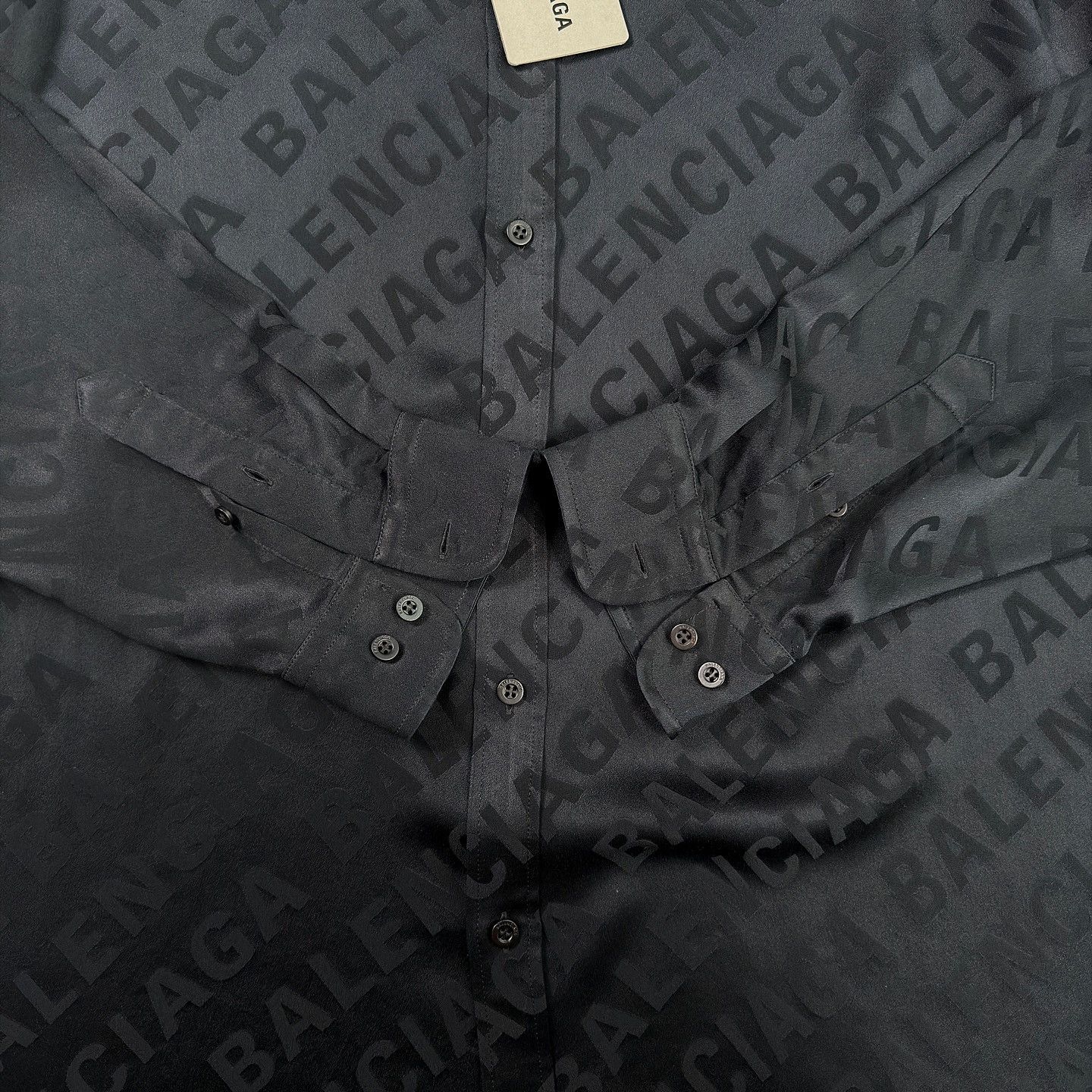 Balenciaga Balenciaga All Over Logo Silk Shirt Size S Size US S / EU 44-46 / 1 - 5 Thumbnail