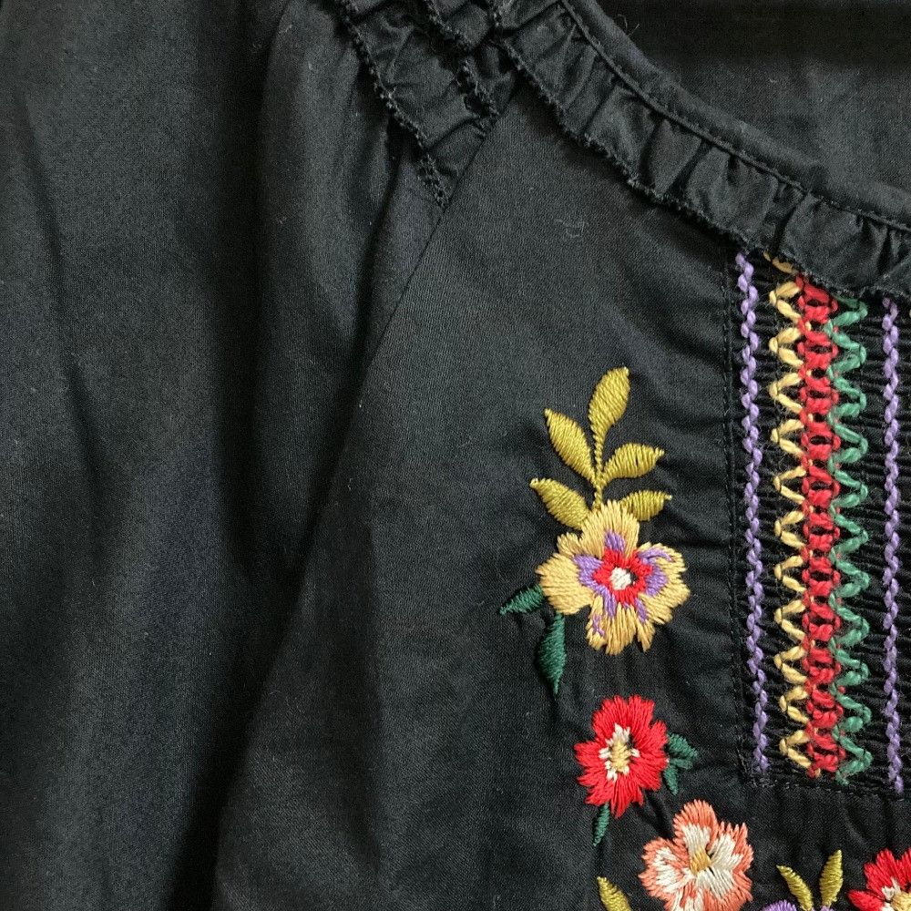 Other Other PINK HOUSE flower embroidery tiered frill blouse Textile Tops DUTY FREE for USA Size ONE SIZE - 2 Thumbnail