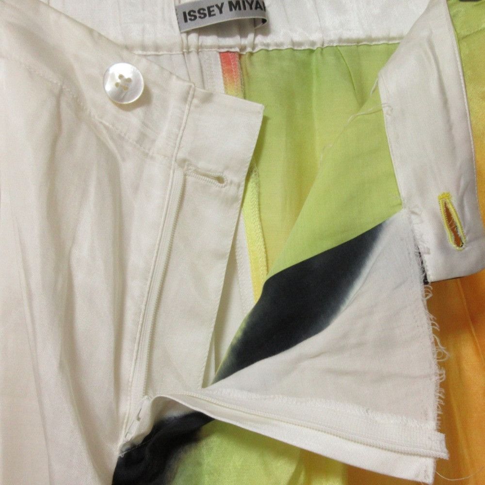 Issey Miyake Issey Miyake ISSEY MIYAKE Abstract Pattern Cropped Pants Textile Pants IM23FF042 DUTY FREE for USA Size ONE SIZE - 4 Thumbnail