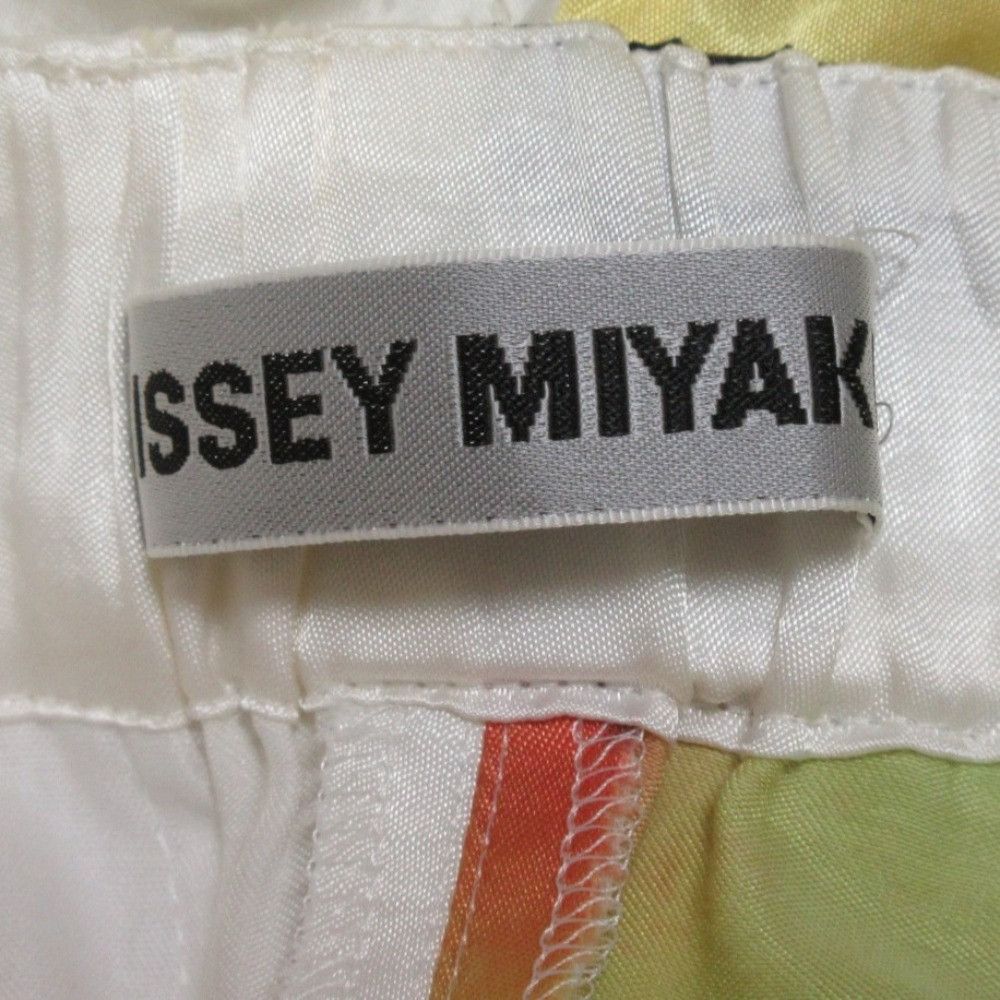 Issey Miyake Issey Miyake ISSEY MIYAKE Abstract Pattern Cropped Pants Textile Pants IM23FF042 DUTY FREE for USA Size ONE SIZE - 6 Thumbnail