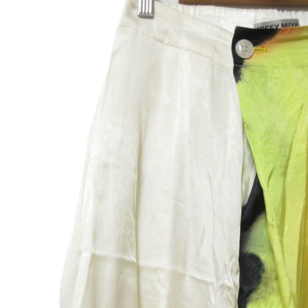 Issey Miyake Issey Miyake ISSEY MIYAKE Abstract Pattern Cropped Pants Textile Pants IM23FF042 DUTY FREE for USA Size ONE SIZE - 3 Thumbnail