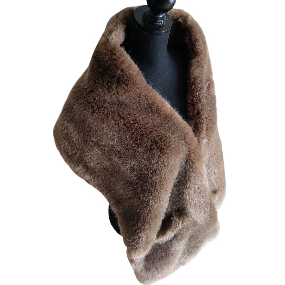 Other Other a point etc Fake Fur Cape Plastic / Synthetic Shawl DUTY FREE for USA Size ONE SIZE - 2 Thumbnail