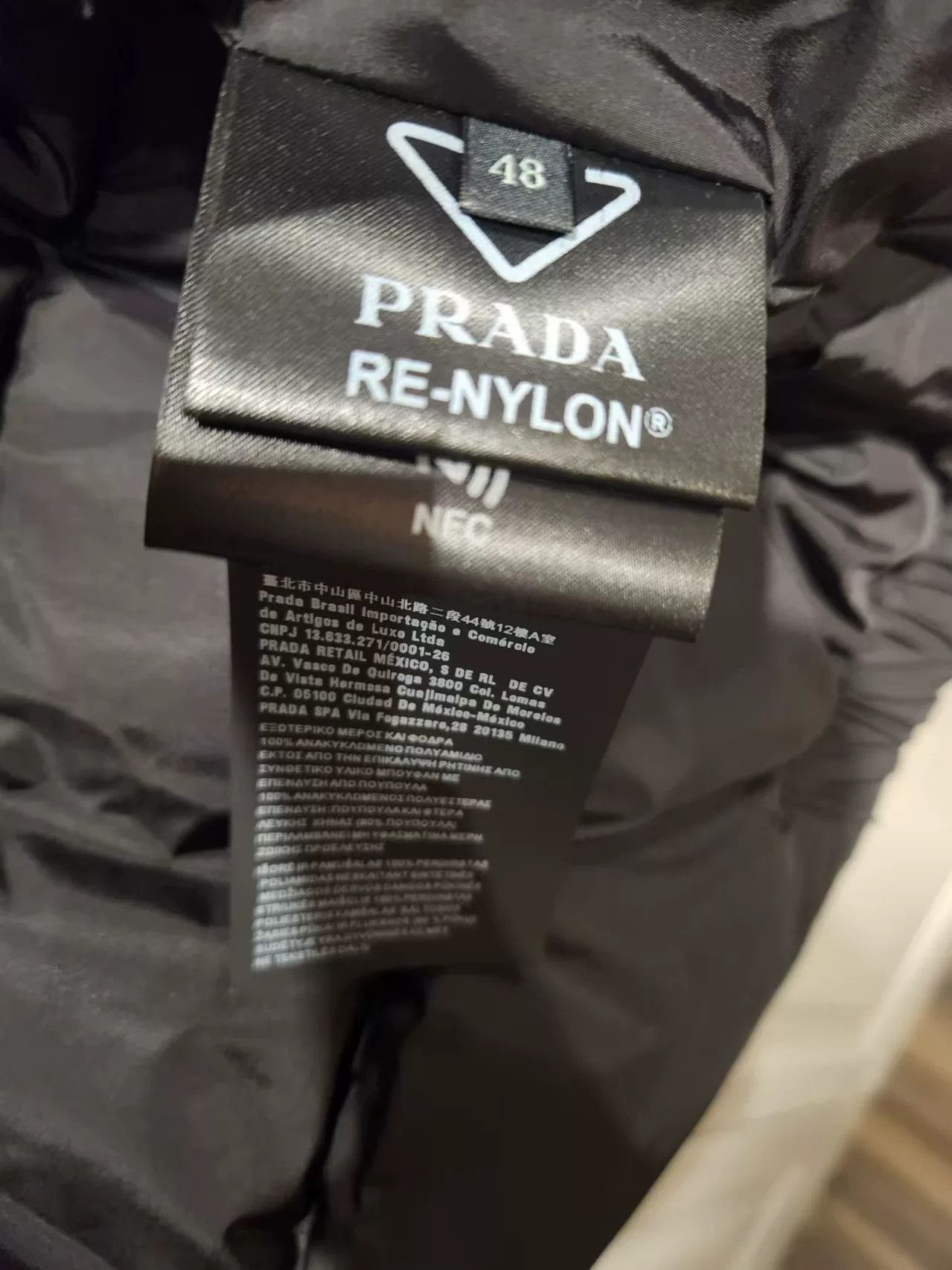 Prada Prada Triangle Logo Down Jacket Size 48 Size US M / EU 48-50 / 2 - 4 Thumbnail
