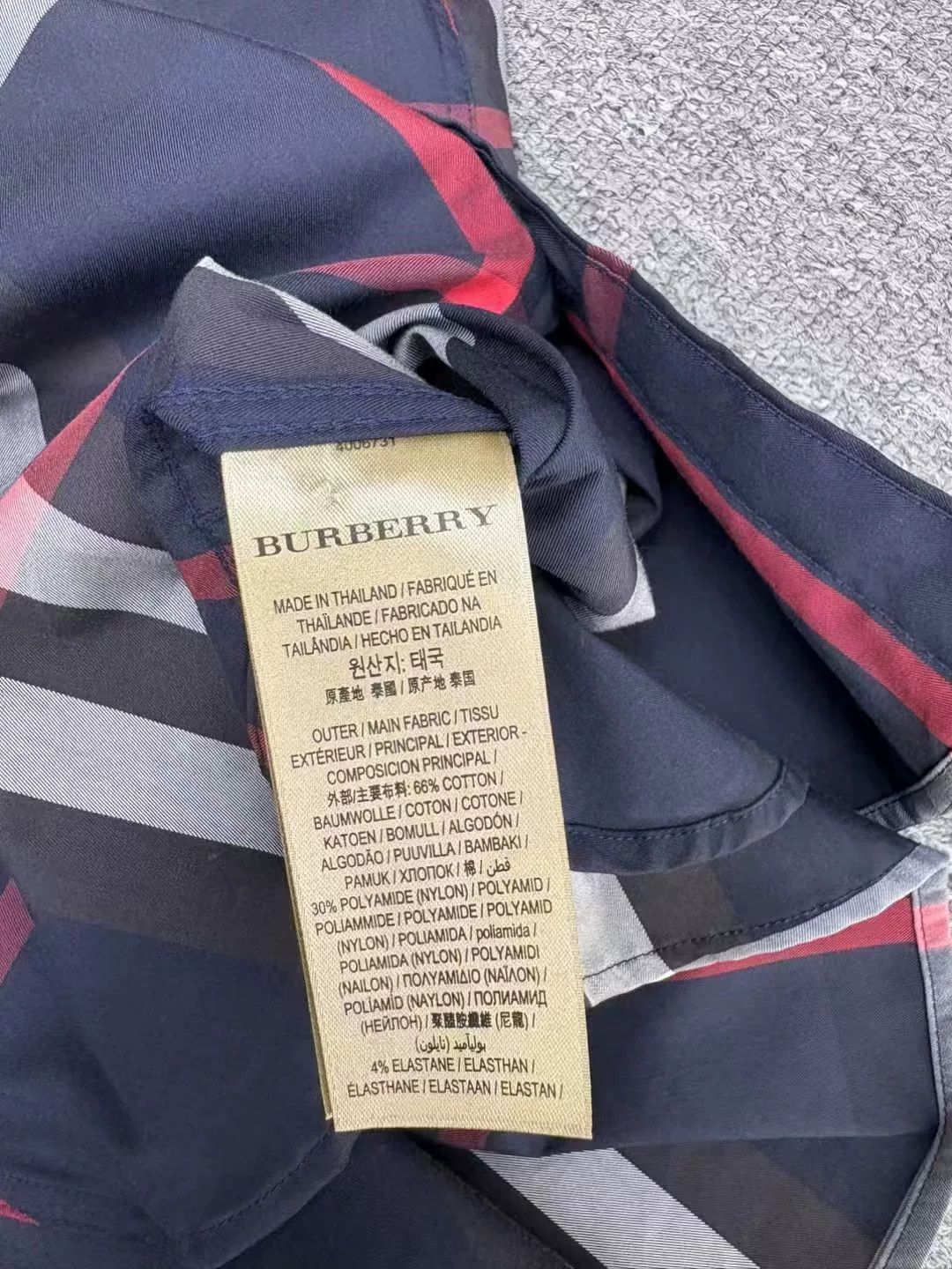 Burberry New Burberry Horizontal Plaid Scarf S Size US S / EU 44-46 / 1 - 4 Thumbnail