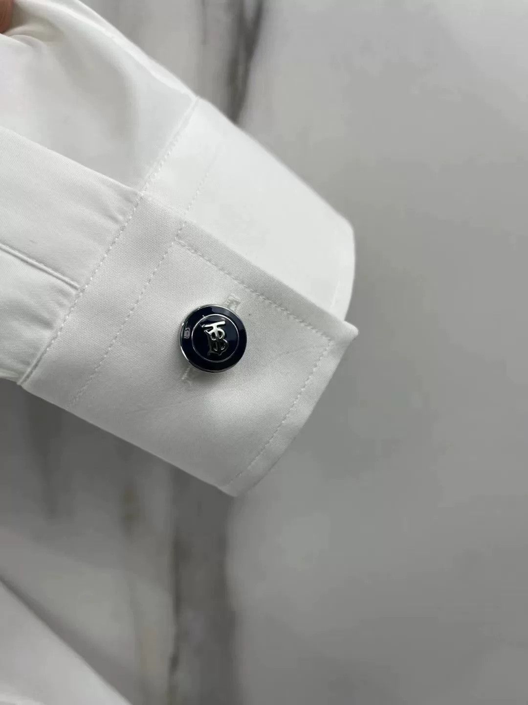 Burberry 2023 Burberry Steel Logo Steel Buckle Shirt Size US M / EU 48-50 / 2 - 4 Thumbnail