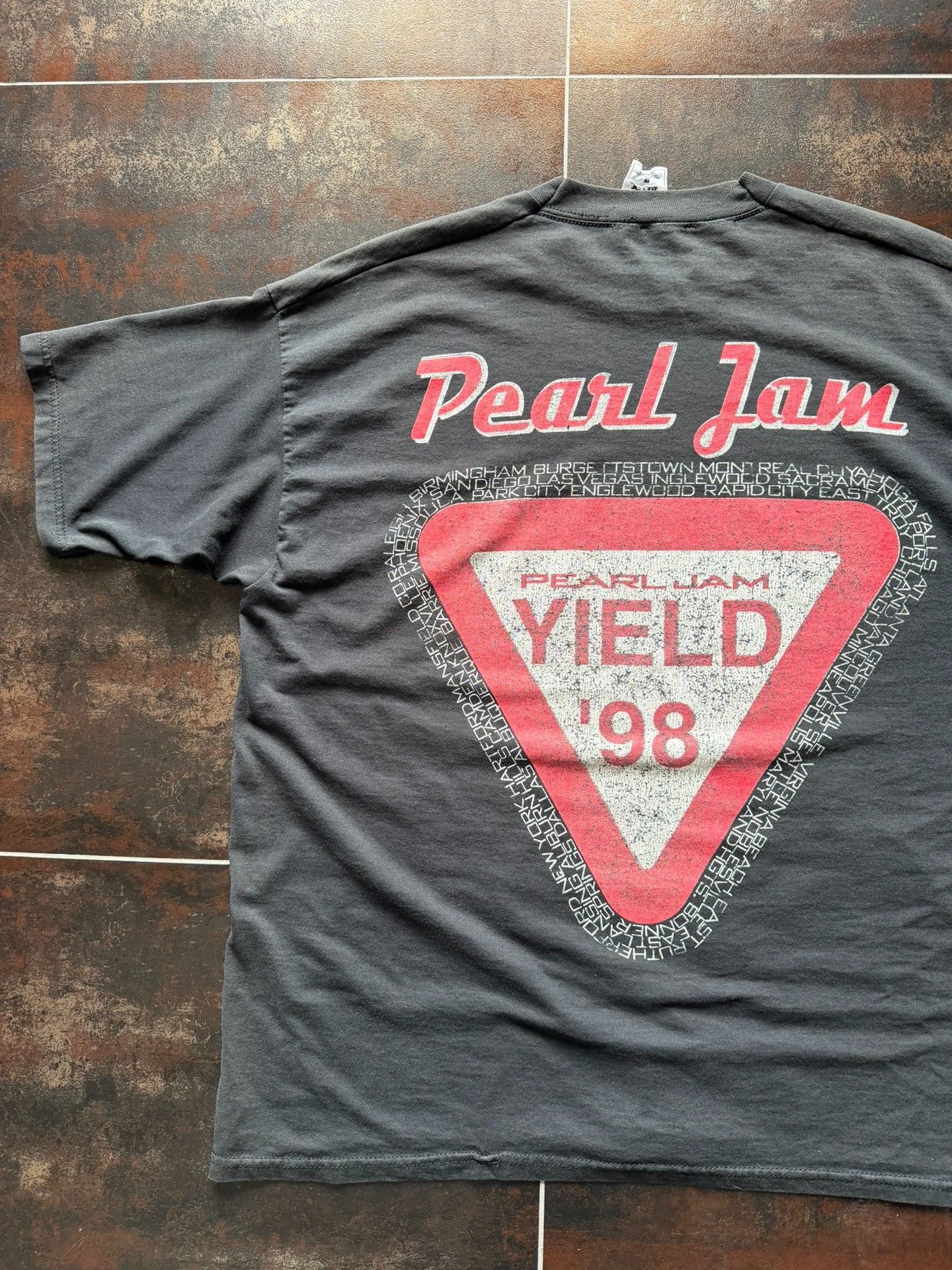 Vintage Vintage Pearl Jam 90s Tee Size US M / EU 48-50 / 2 - 7 Thumbnail