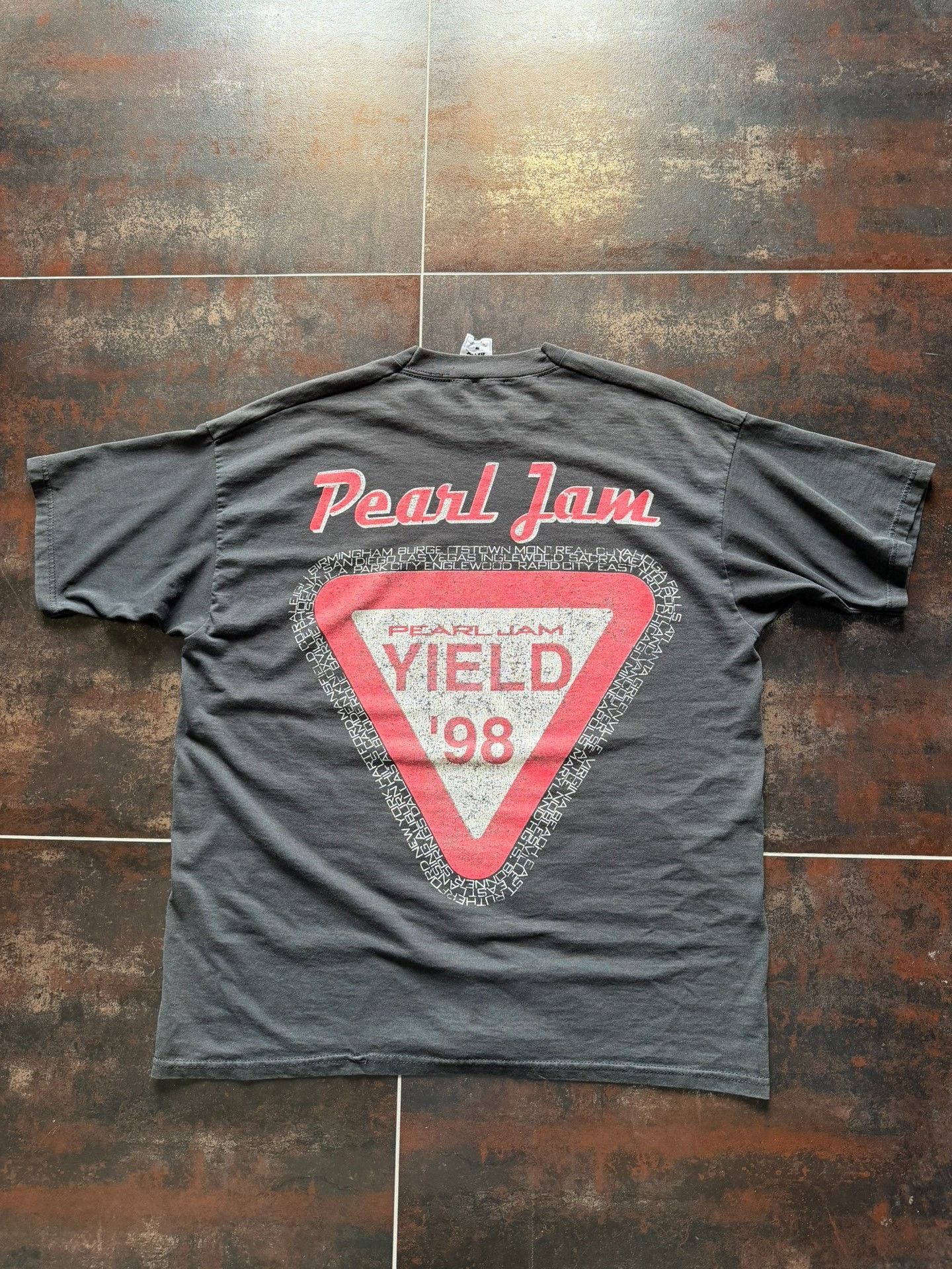 Vintage Vintage Pearl Jam 90s Tee Size US M / EU 48-50 / 2 - 5 Thumbnail