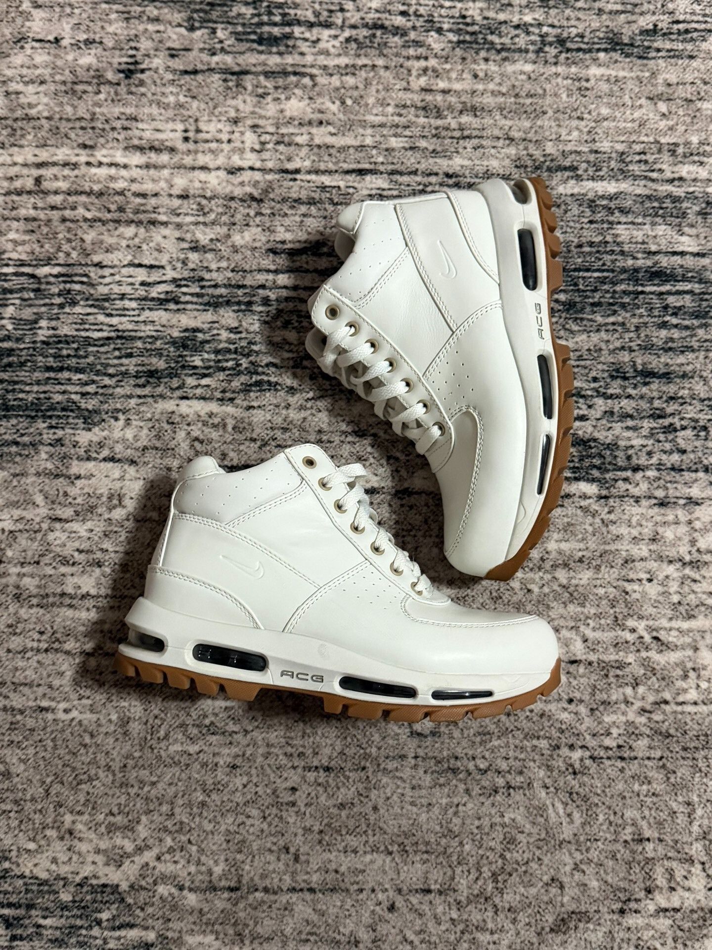 Nike Nike Air Max Goadome White Size US 7.5 / EU 40-41 - 2 Thumbnail