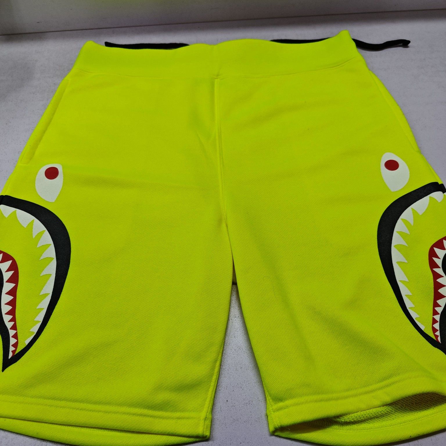 Bape A BATHING APE Shark Shorts Size XL Size US 36 / EU 52 - 10 Thumbnail