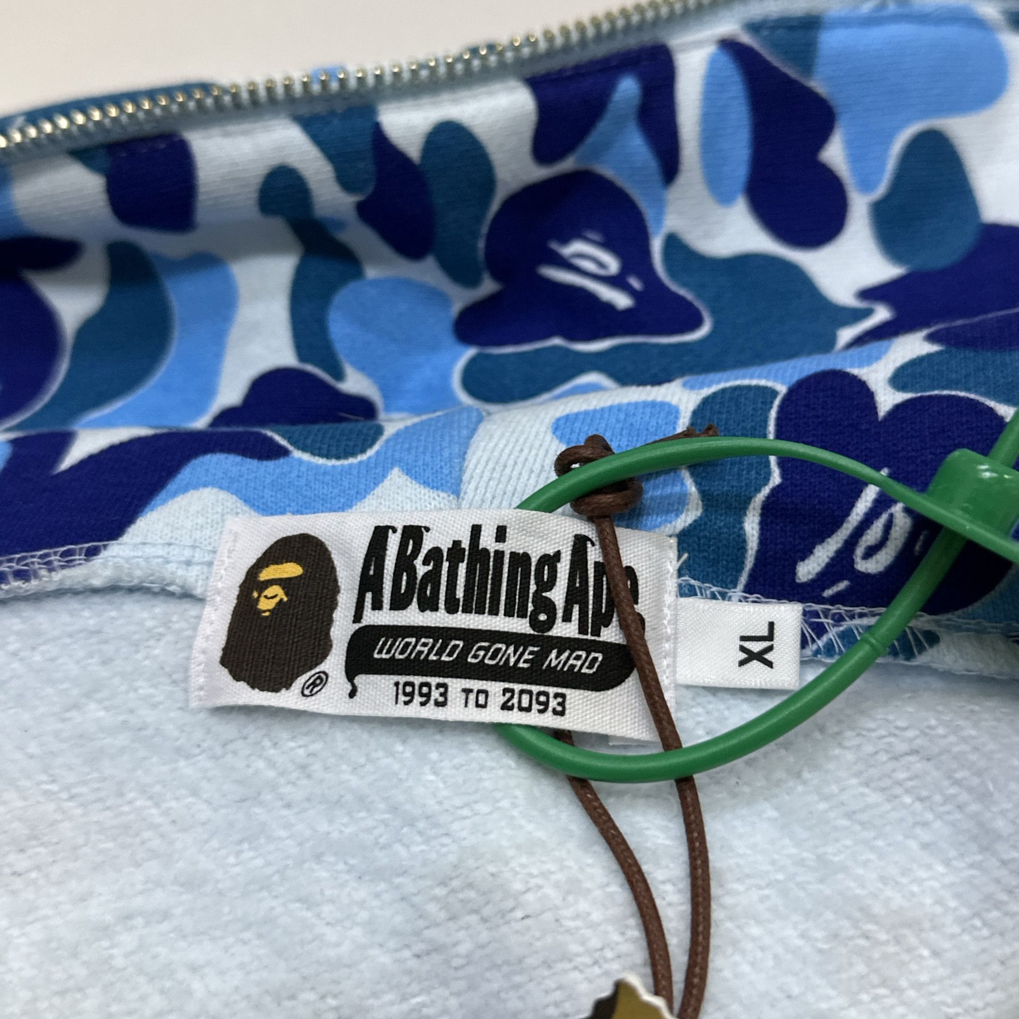 Bape A Bathing Ape Camo Shark Hoodie XL Size US XL / EU 56 / 4 - 2 Thumbnail