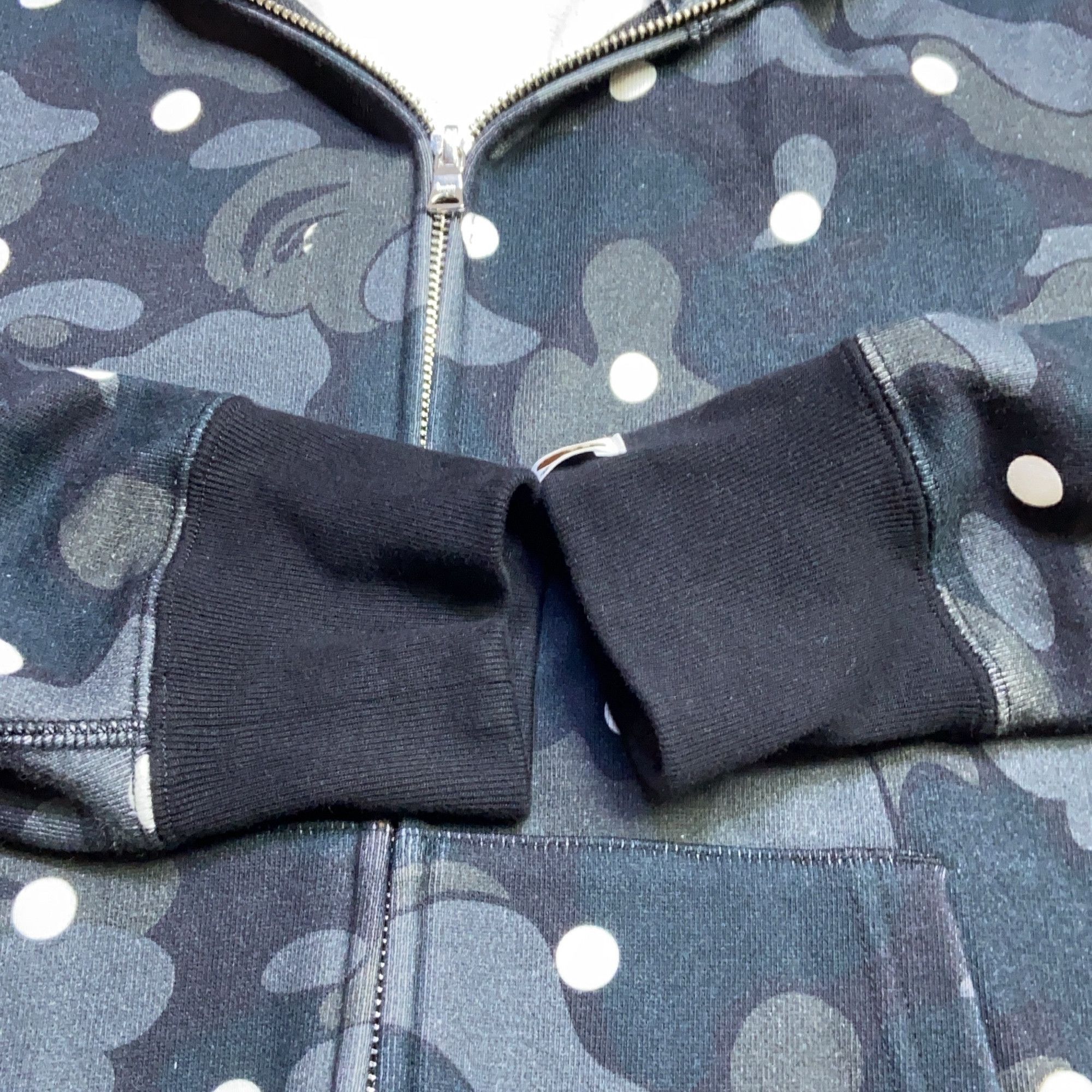 Bape A Bathing Ape Shark Polka Dot Zip Hoodie Size S Size US S / EU 44-46 / 1 - 8 Thumbnail