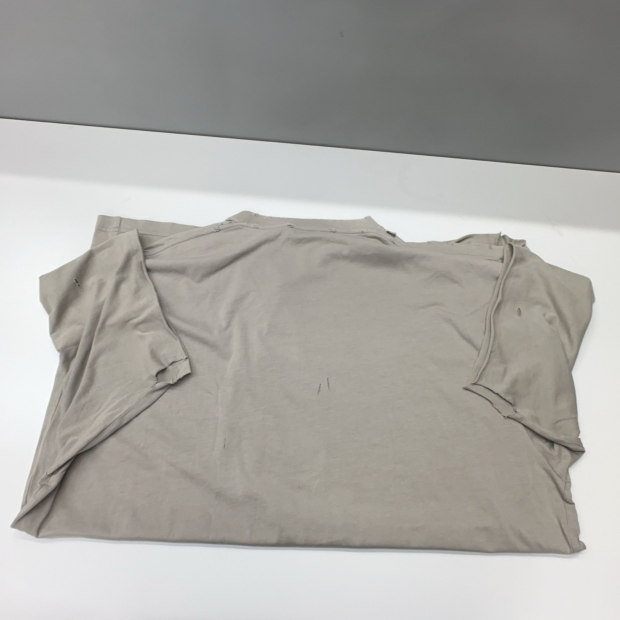 Balenciaga Balenciaga Pixel Logo T-Shirt Size S Size US S / EU 44-46 / 1 - 10 Thumbnail
