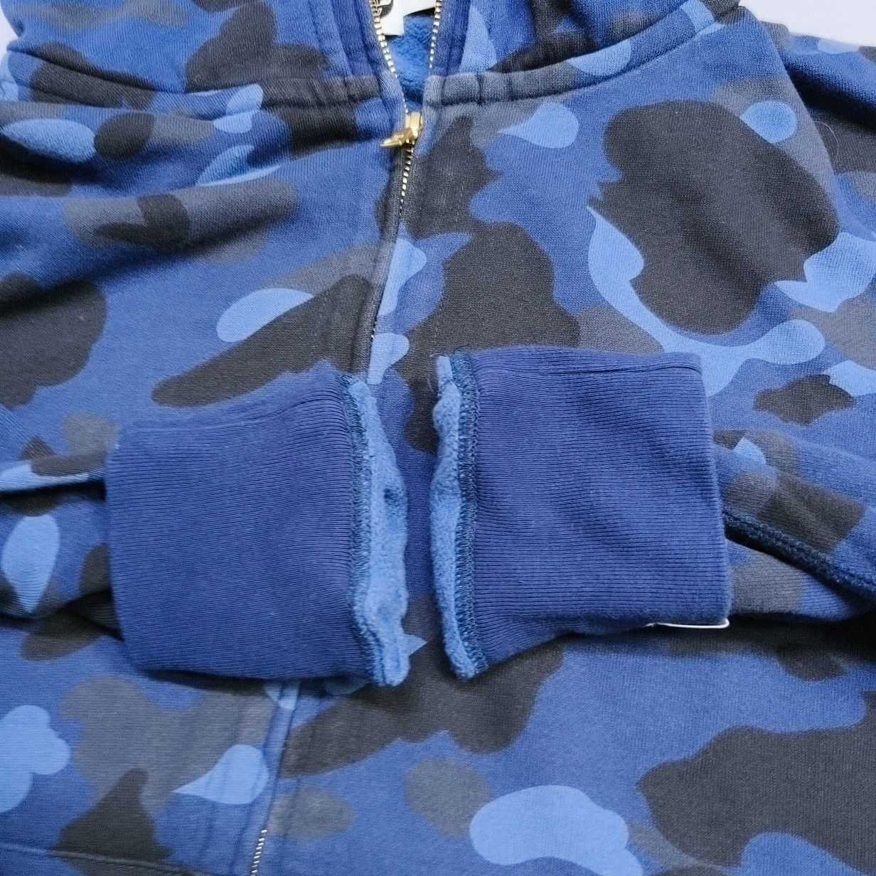 Bape A Bathing Ape Blue Camo Shark Hoodie Size L Size US L / EU 52-54 / 3 - 13 Thumbnail