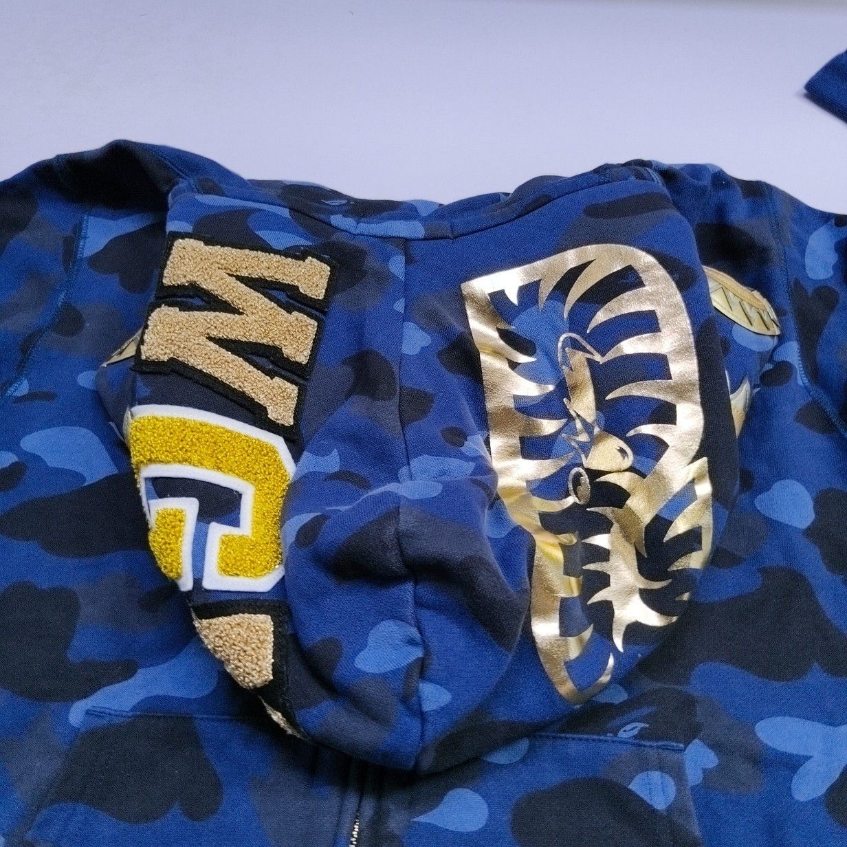 Bape A Bathing Ape Blue Camo Shark Hoodie Size L Size US L / EU 52-54 / 3 - 6 Thumbnail