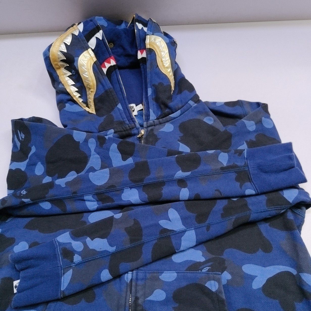 Bape A Bathing Ape Blue Camo Shark Hoodie Size L Size US L / EU 52-54 / 3 - 10 Thumbnail
