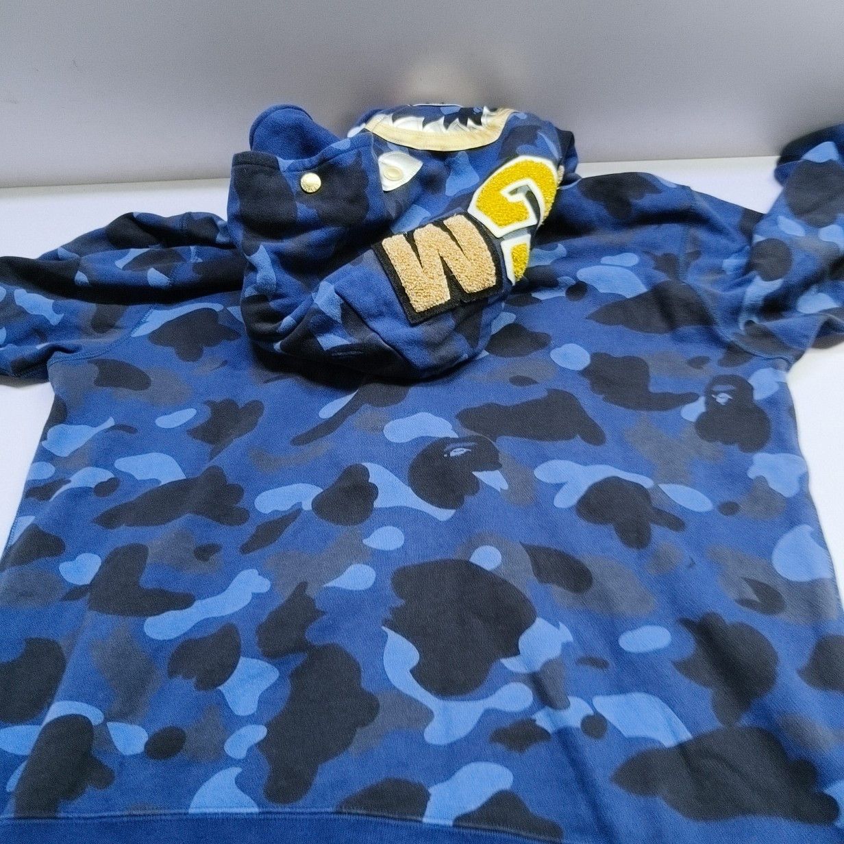 Bape A Bathing Ape Blue Camo Shark Hoodie Size L Size US L / EU 52-54 / 3 - 5 Thumbnail