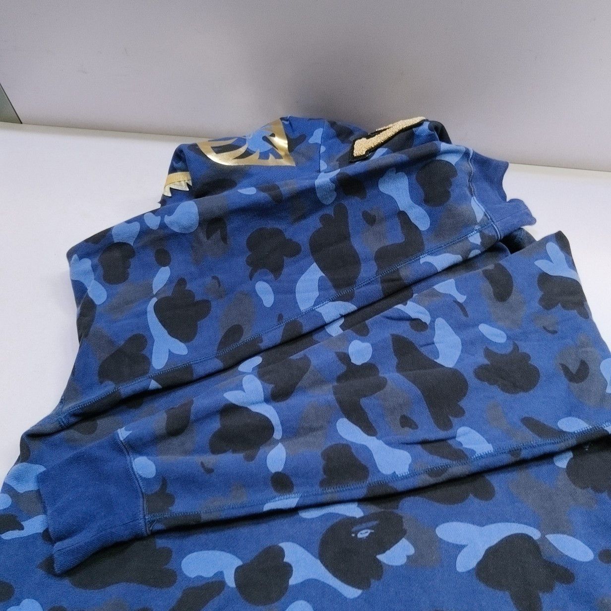 Bape A Bathing Ape Blue Camo Shark Hoodie Size L Size US L / EU 52-54 / 3 - 17 Thumbnail