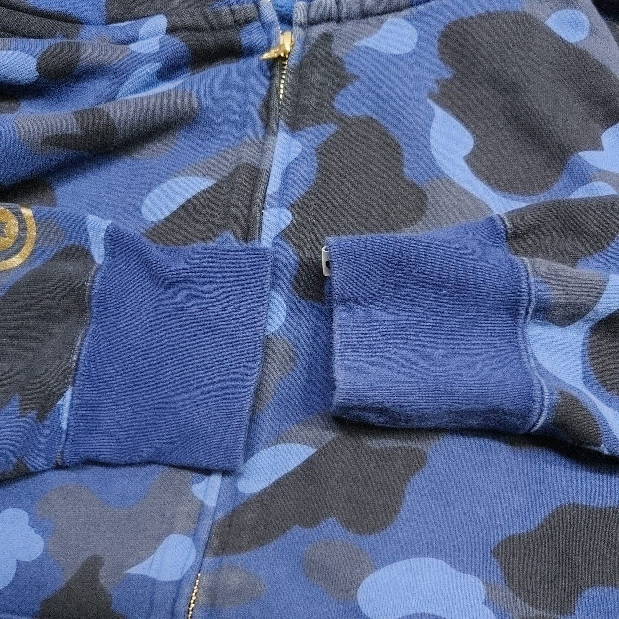 Bape A Bathing Ape Blue Camo Shark Hoodie Size L Size US L / EU 52-54 / 3 - 11 Thumbnail