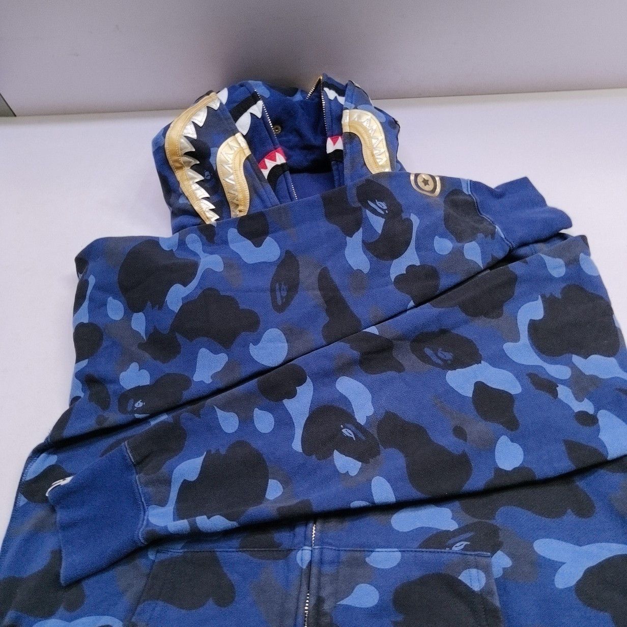 Bape A Bathing Ape Blue Camo Shark Hoodie Size L Size US L / EU 52-54 / 3 - 9 Thumbnail