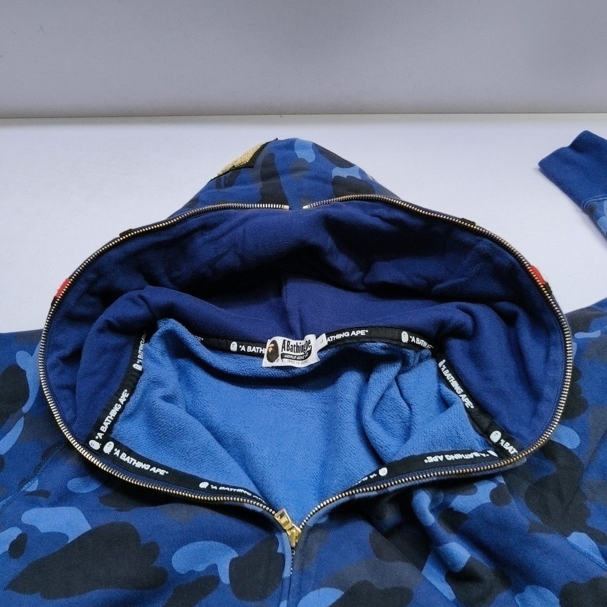 Bape A Bathing Ape Blue Camo Shark Hoodie Size L Size US L / EU 52-54 / 3 - 8 Thumbnail