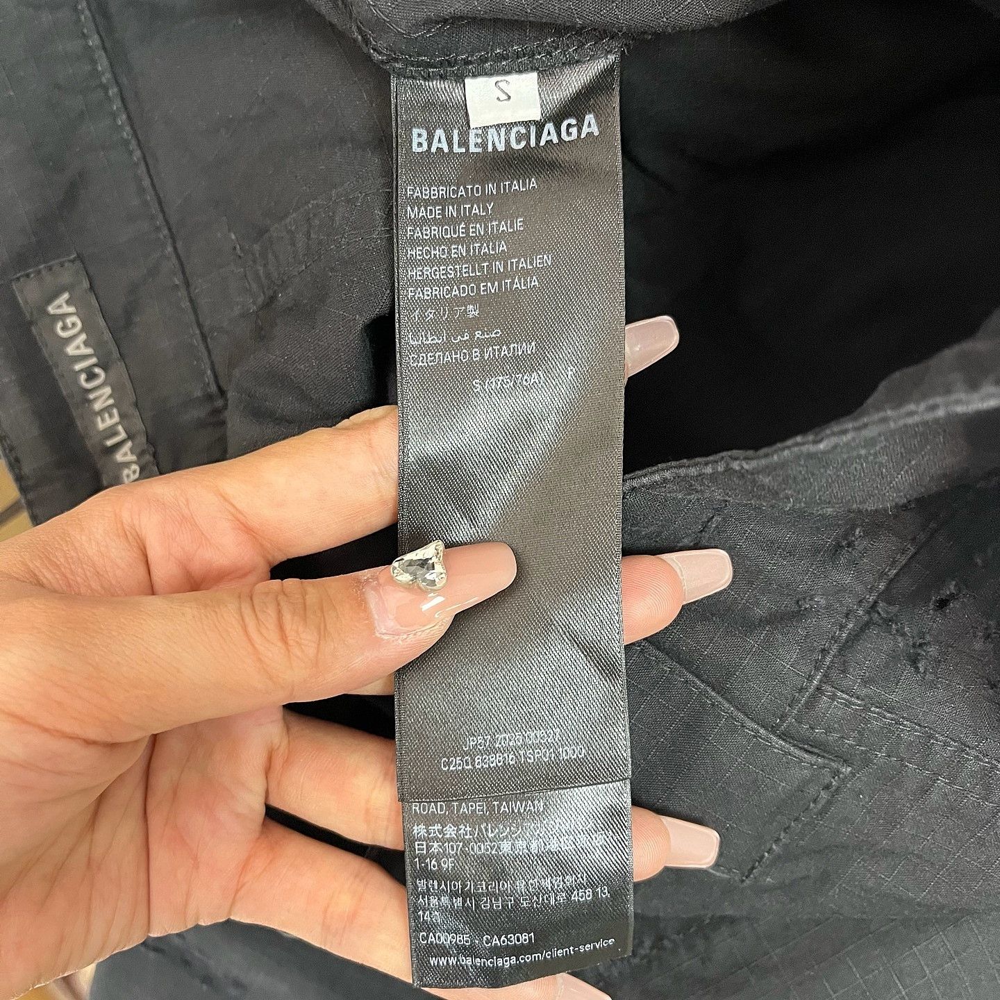 Balenciaga Balenciaga Distressed Ripstop Cargo Pants Size S Size US 30 / EU 46 - 4 Thumbnail