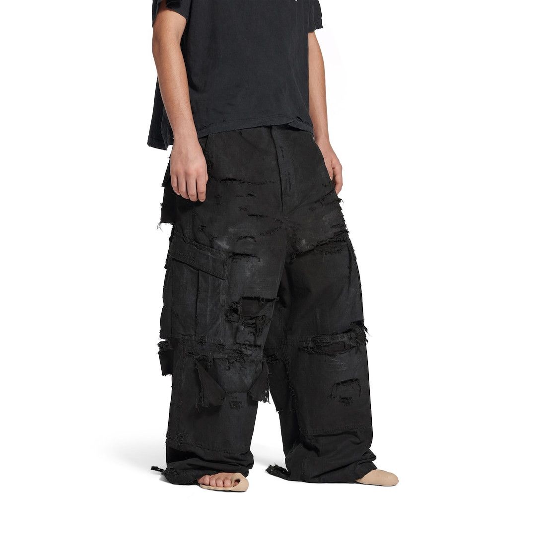 Balenciaga Balenciaga Distressed Ripstop Cargo Pants Size S Size US 30 / EU 46 - 9 Thumbnail