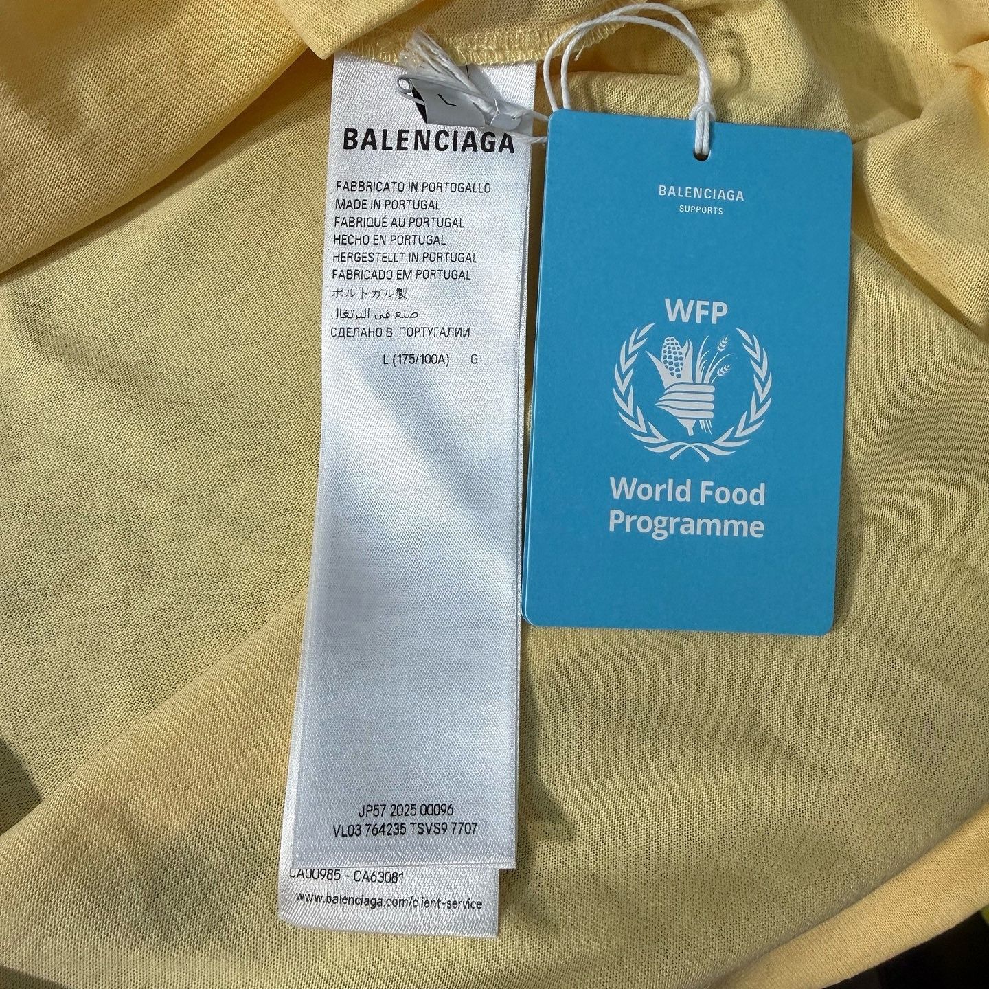 Balenciaga Balenciaga WFP Graphic T-Shirt Yellow Size L Size US L / EU 52-54 / 3 - 4 Thumbnail