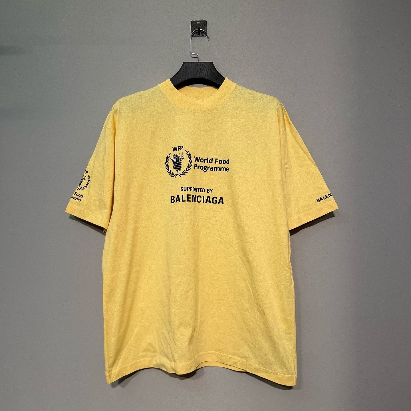 Balenciaga Balenciaga WFP Graphic T-Shirt Yellow Size L Size US L / EU 52-54 / 3 - 6 Thumbnail