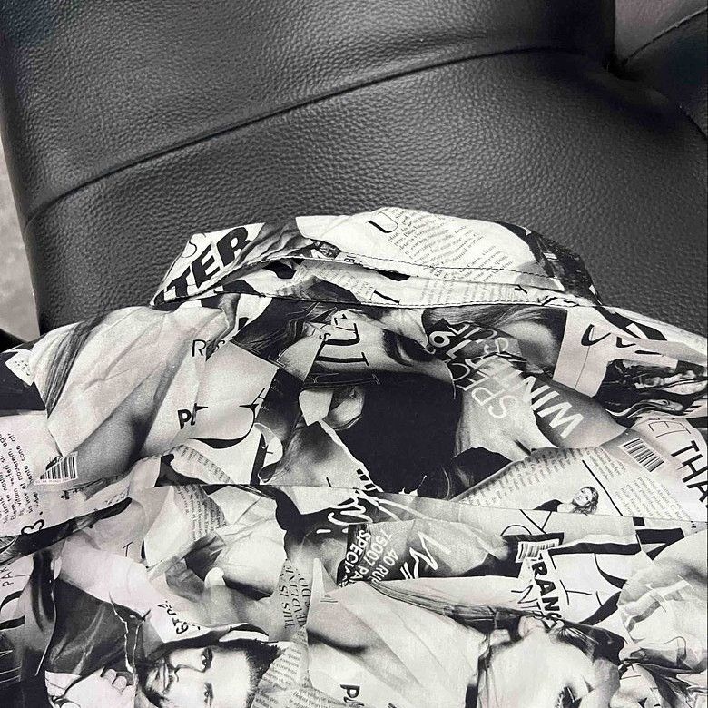 Balenciaga Balenciaga Newspaper Print Button Up Shirt Size M Size US M / EU 48-50 / 2 - 15 Thumbnail