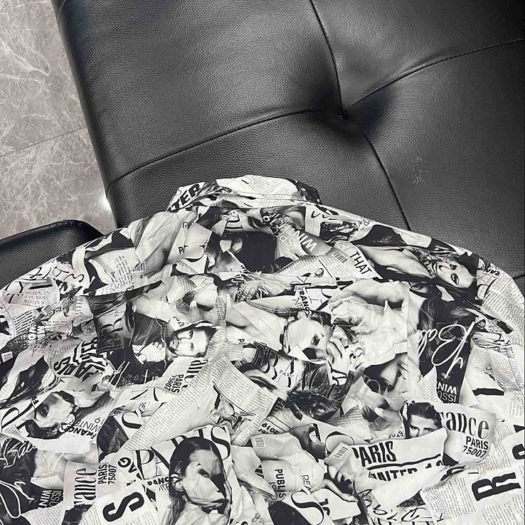 Balenciaga Balenciaga Newspaper Print Button Up Shirt Size M Size US M / EU 48-50 / 2 - 12 Thumbnail