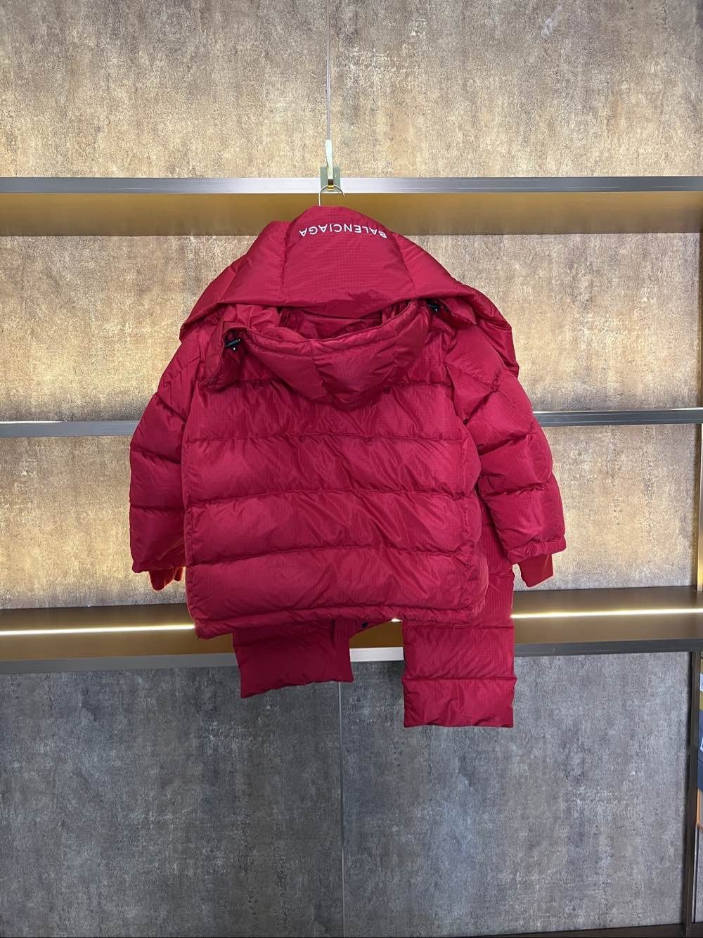 Balenciaga Balenciaga Red Scarf Detail Down Jacket Size 36 Size XS / US 0-2 / IT 36-38 - 2 Thumbnail