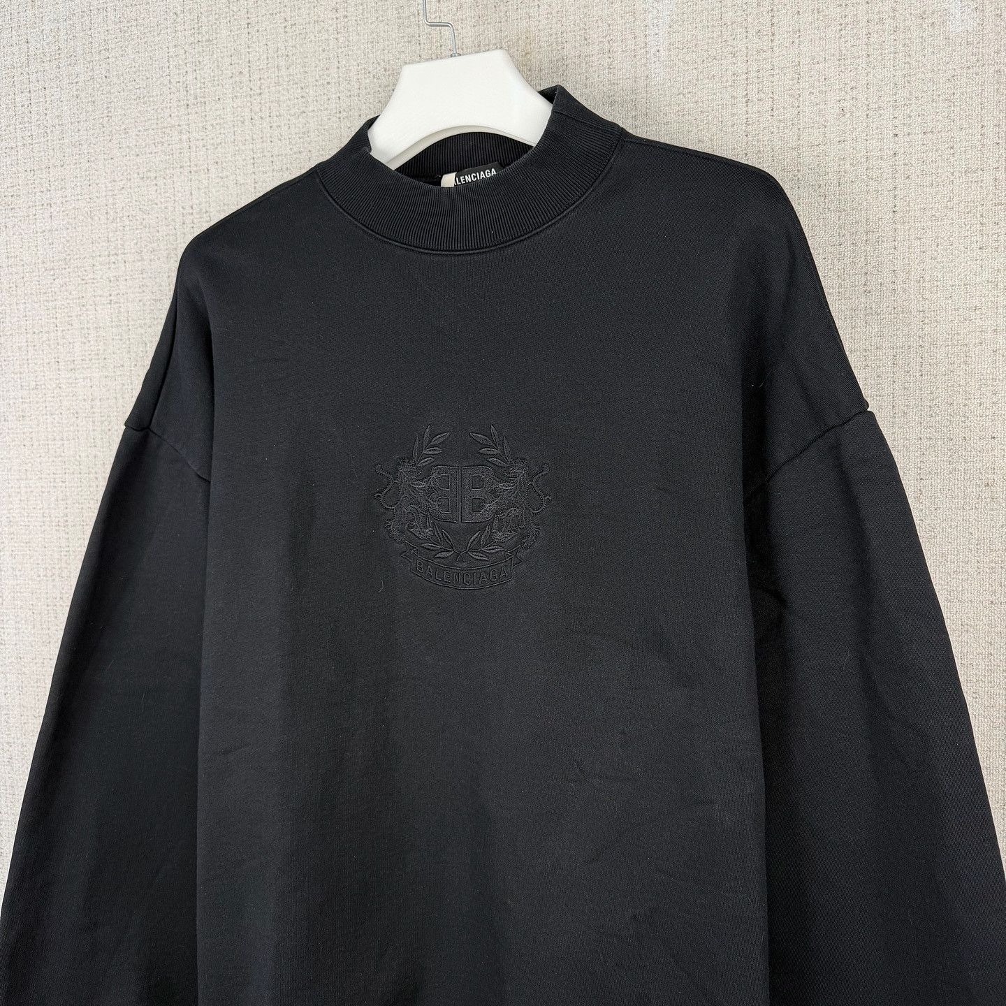 Balenciaga Balenciaga Crest Logo Sweatshirt Size S Size US S / EU 44-46 / 1 - 6 Thumbnail