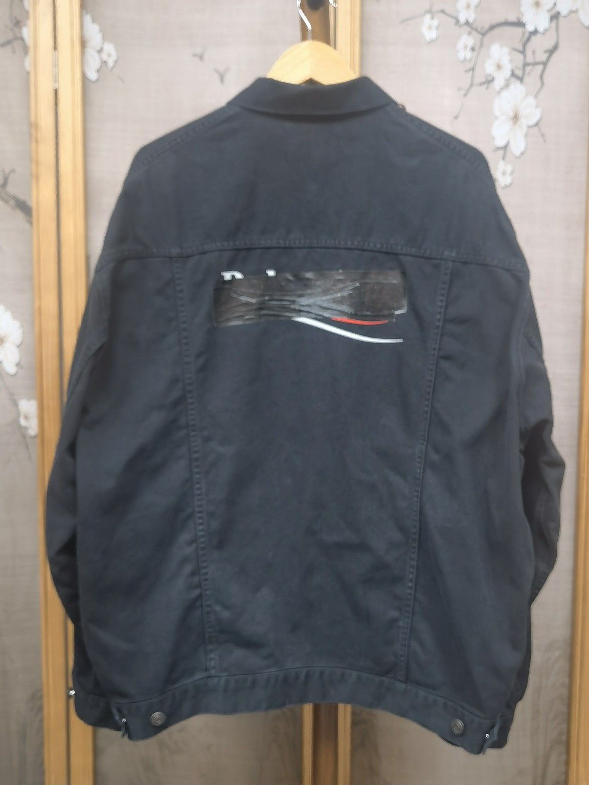 Balenciaga Balenciaga Logo Back Denim Jacket Size S Size US S / EU 44-46 / 1 - 2 Thumbnail